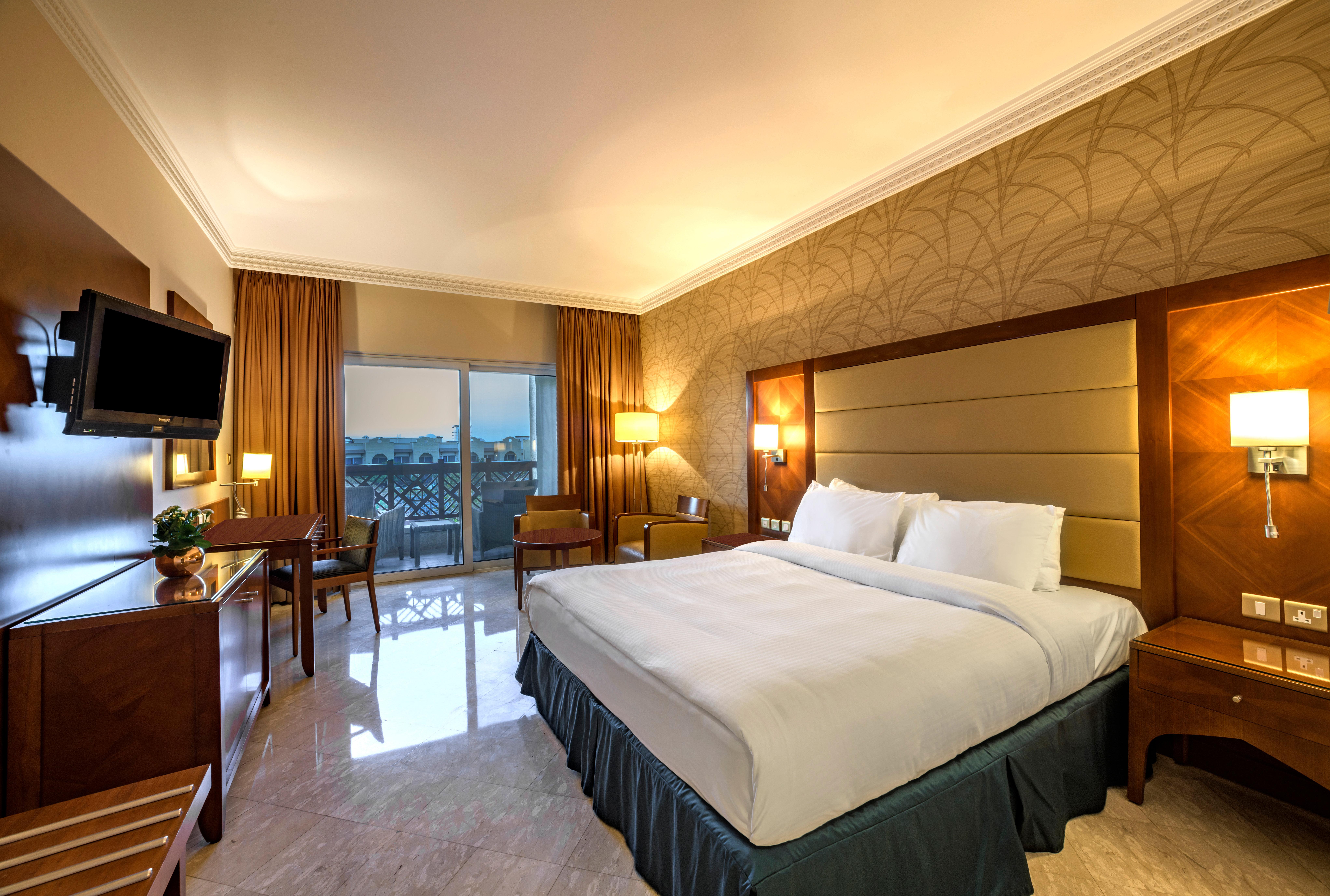 Double Pool View King Bed