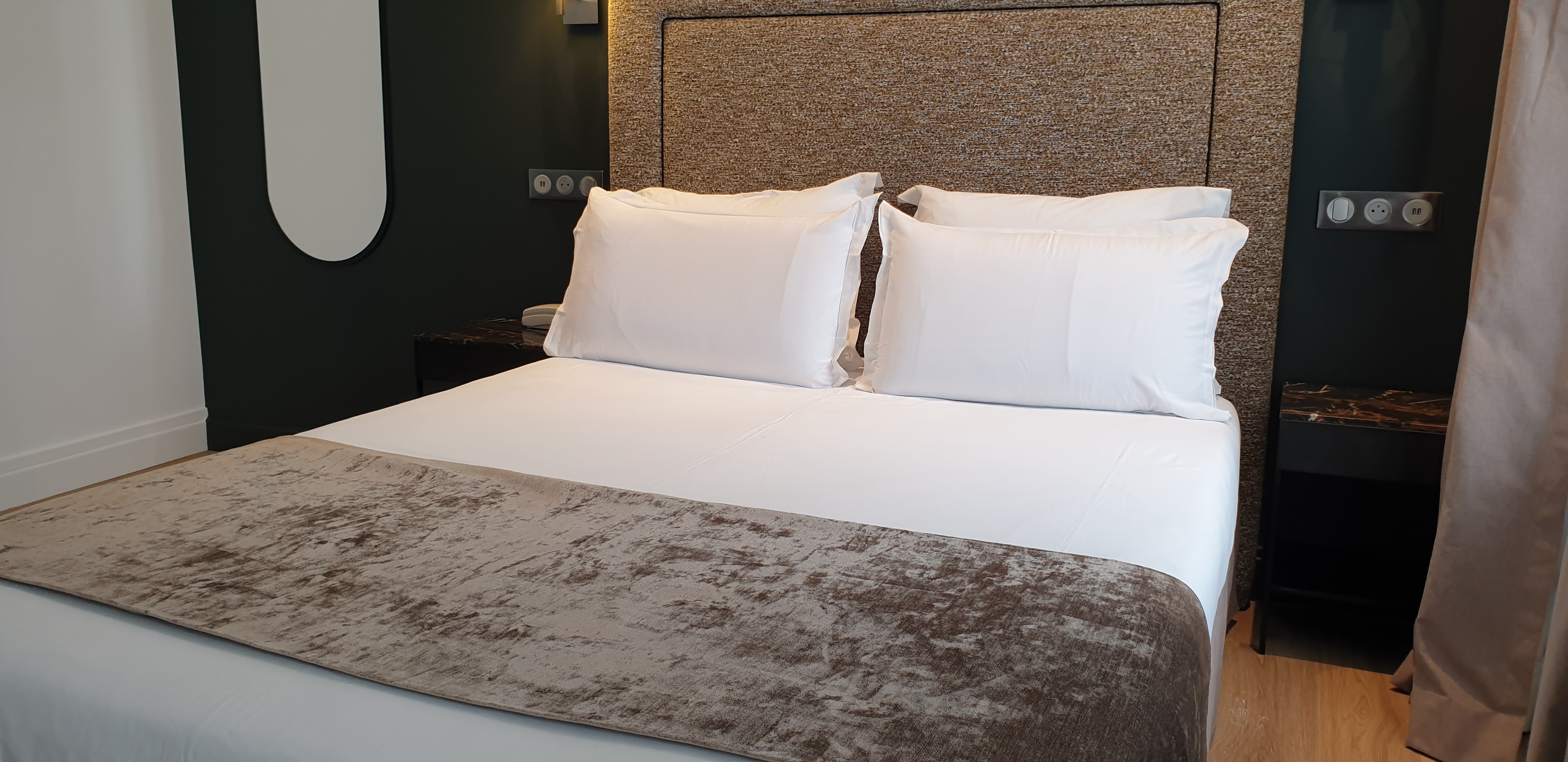 Quadruple Connecting Room