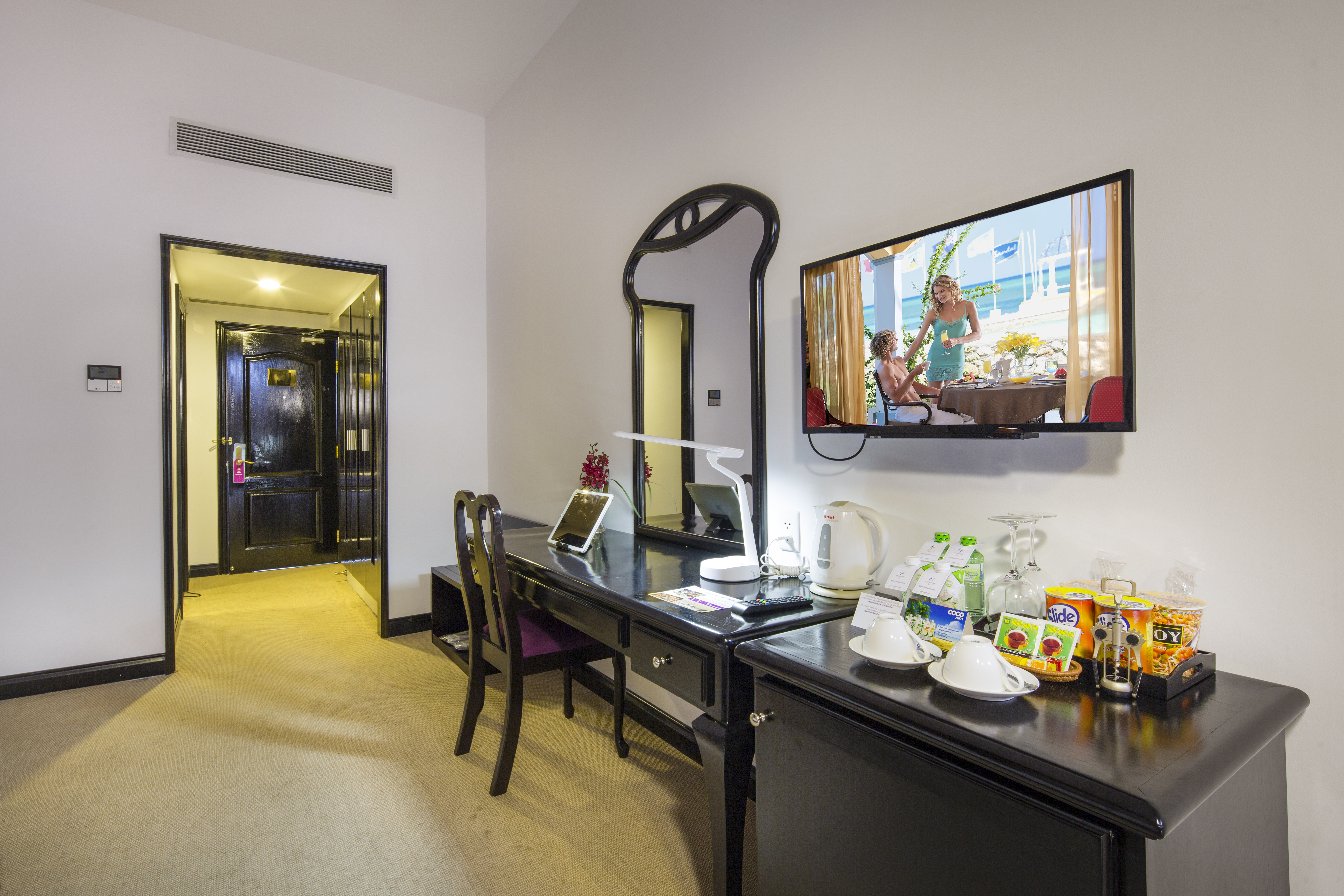 Double Deluxe City View King Bed