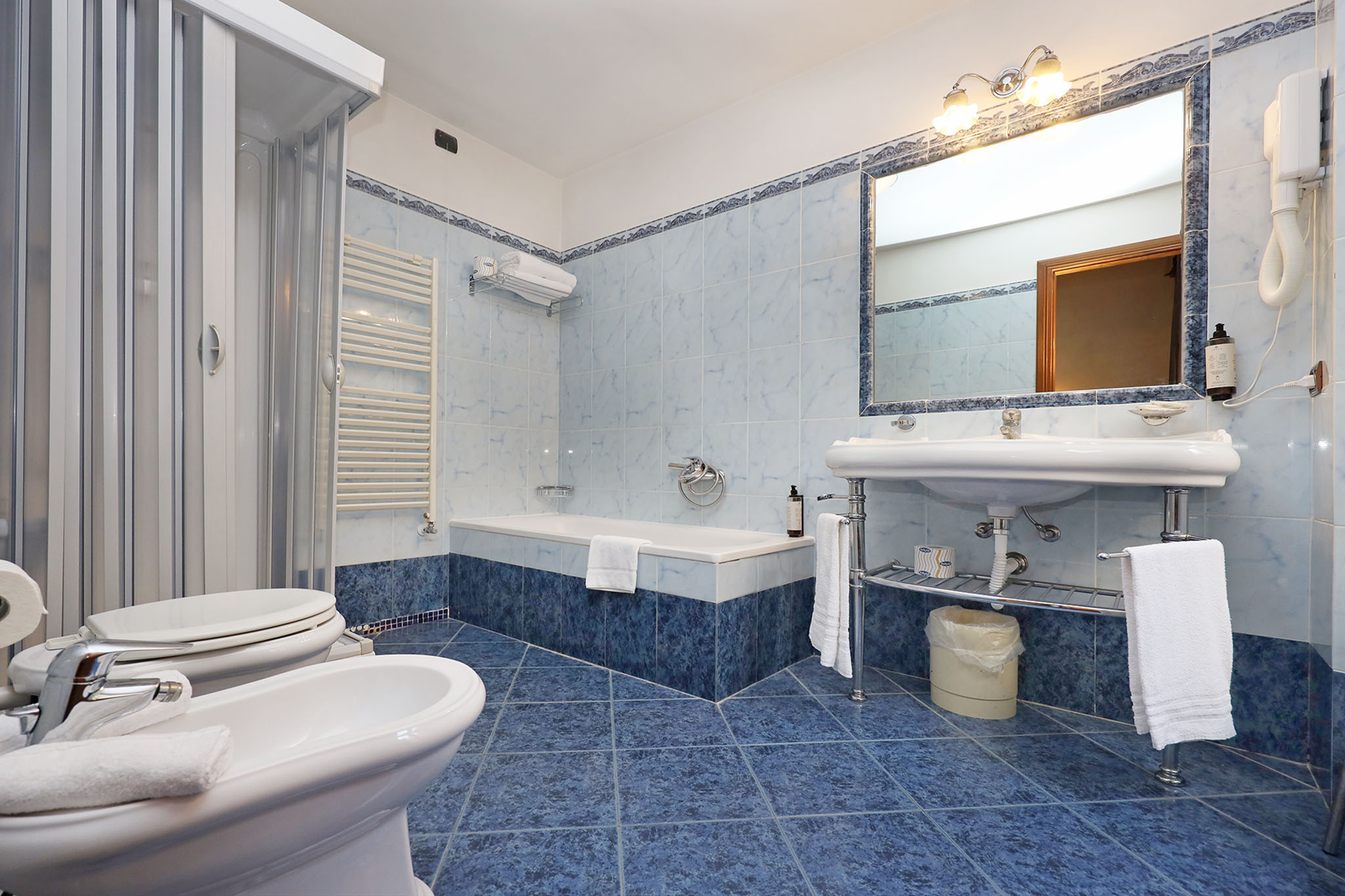 Double or Twin Standard