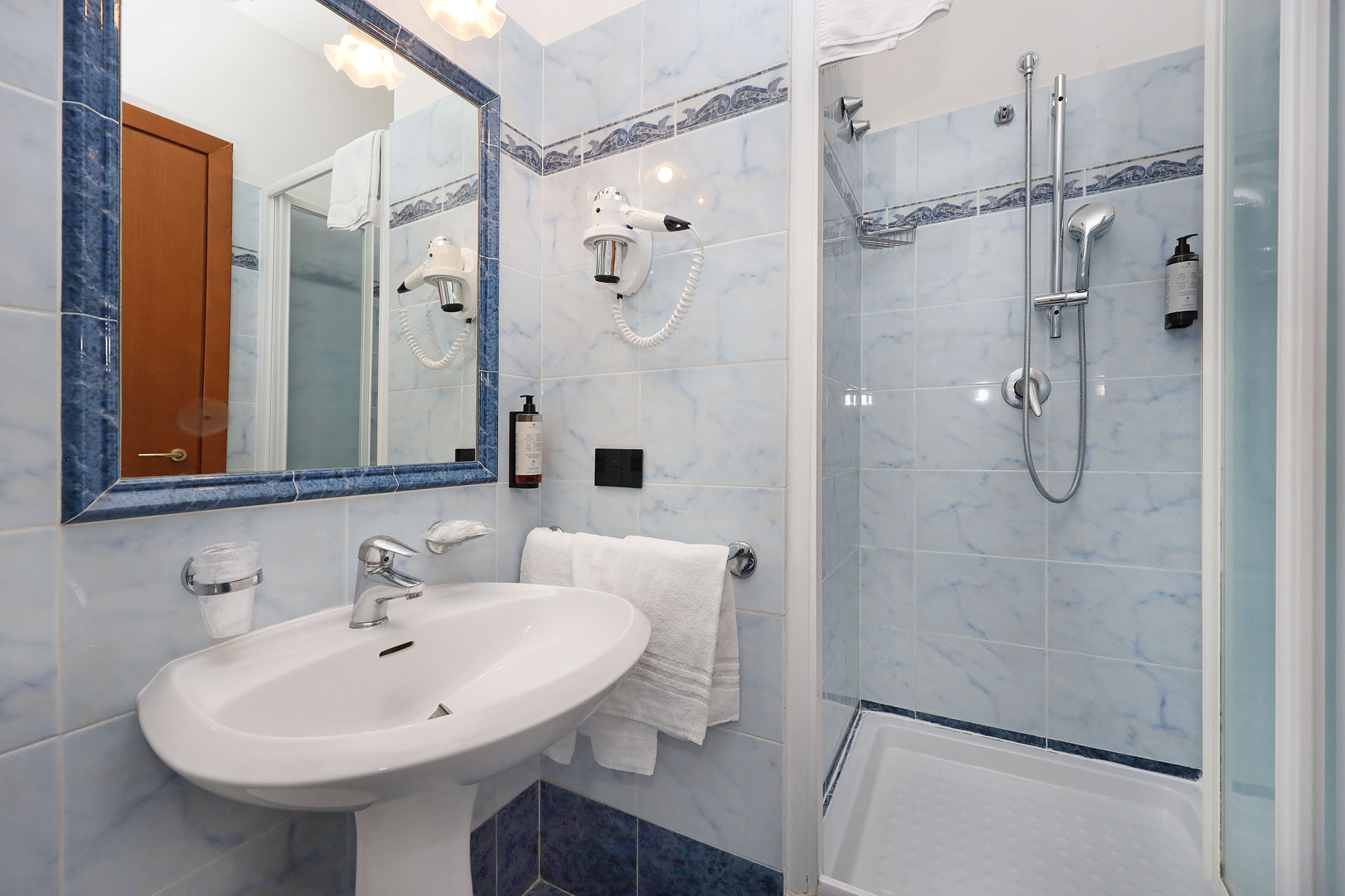 Double or Twin Standard