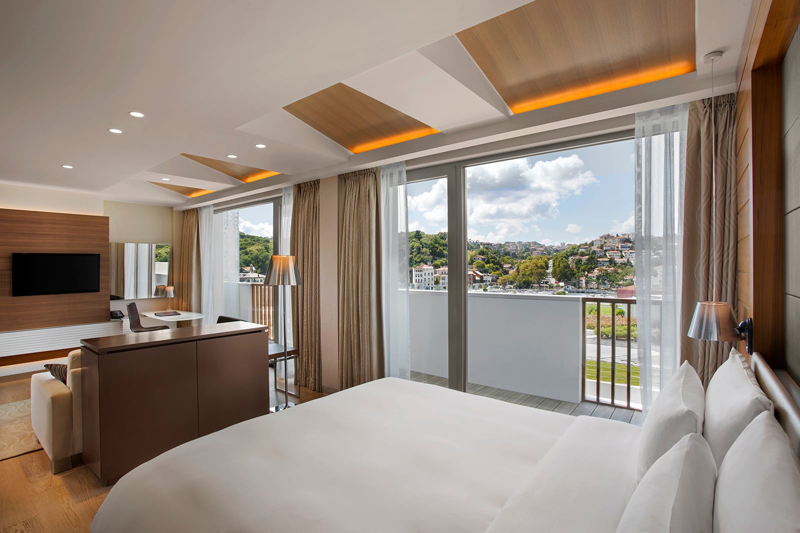 Suite with Views