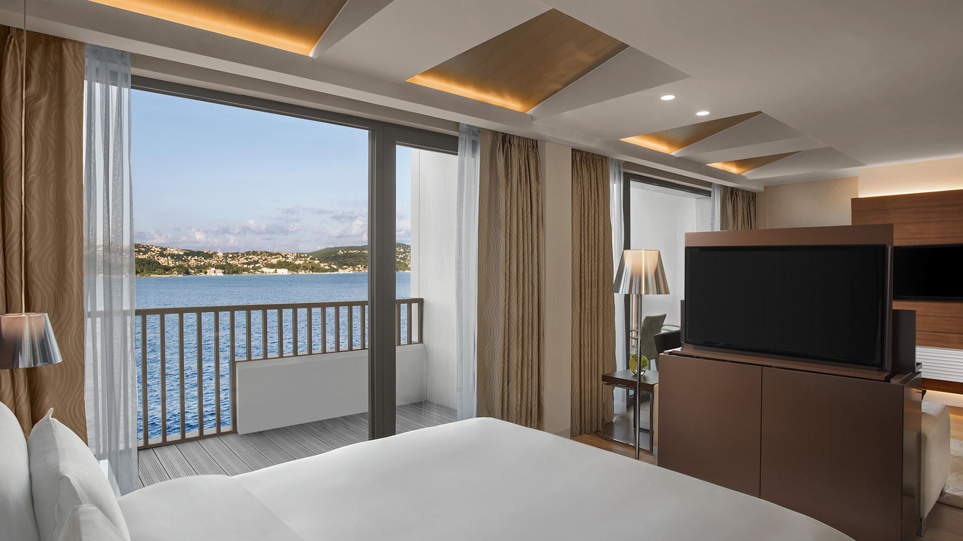 Suite with Views