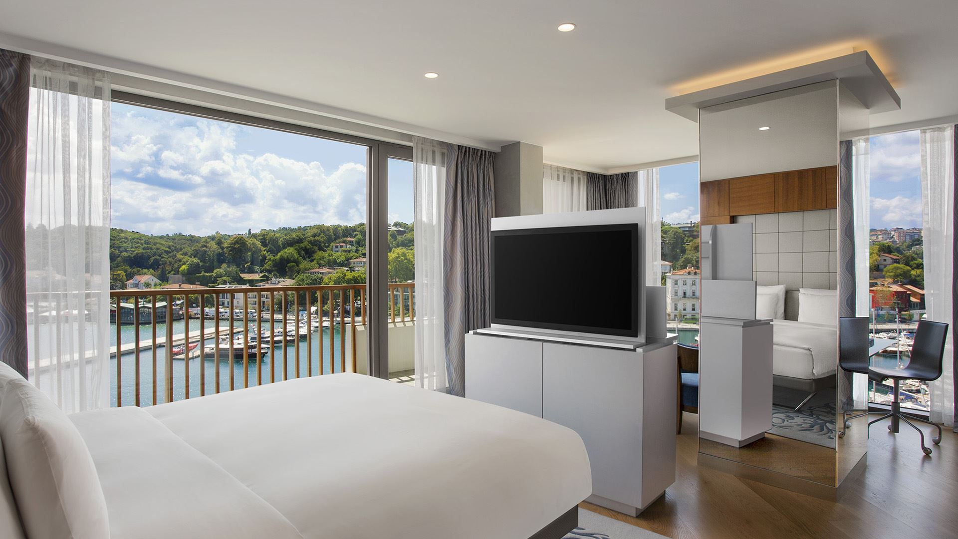 Suite with Jacuzzi with Views