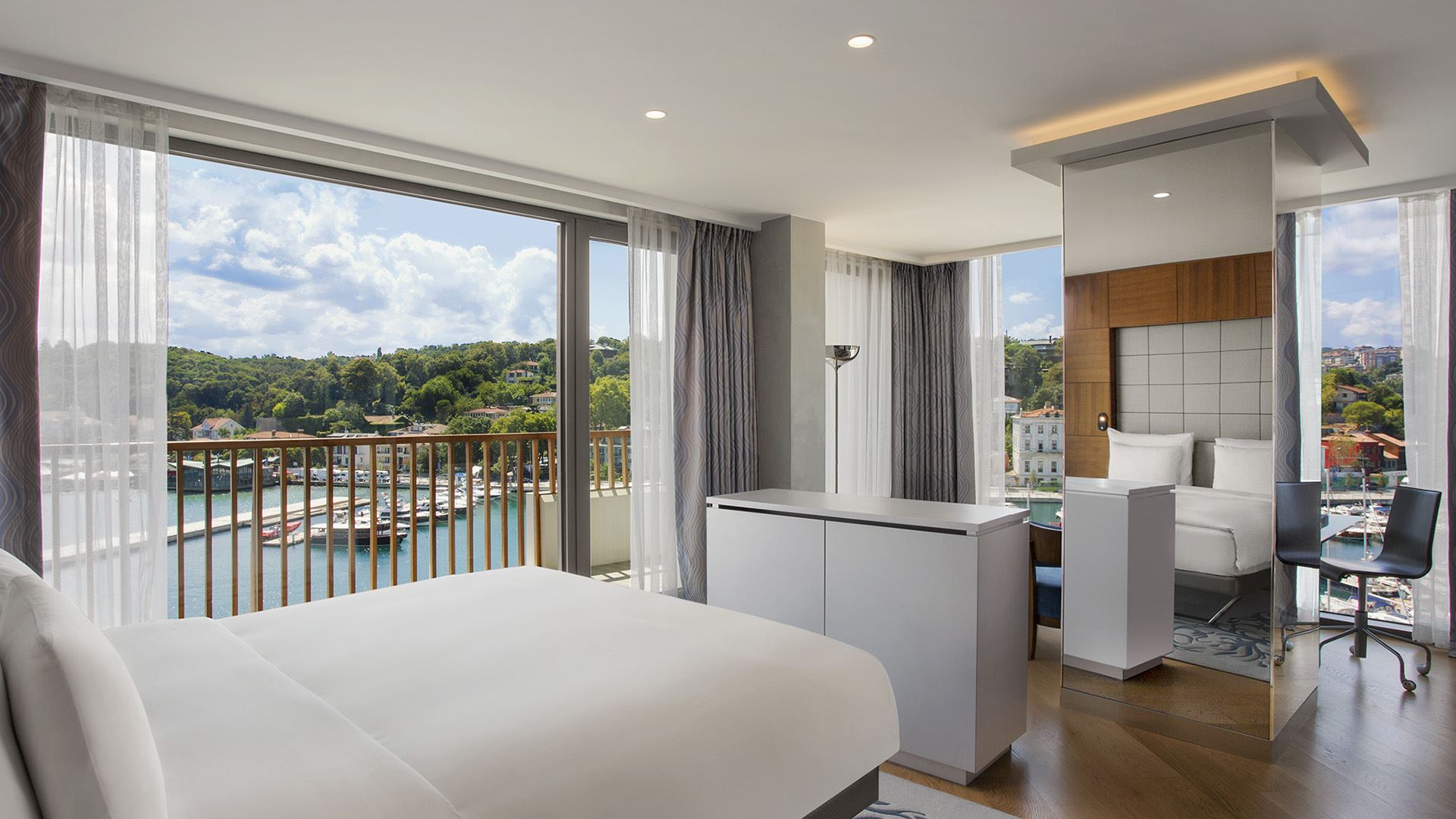 Suite with Jacuzzi with Views