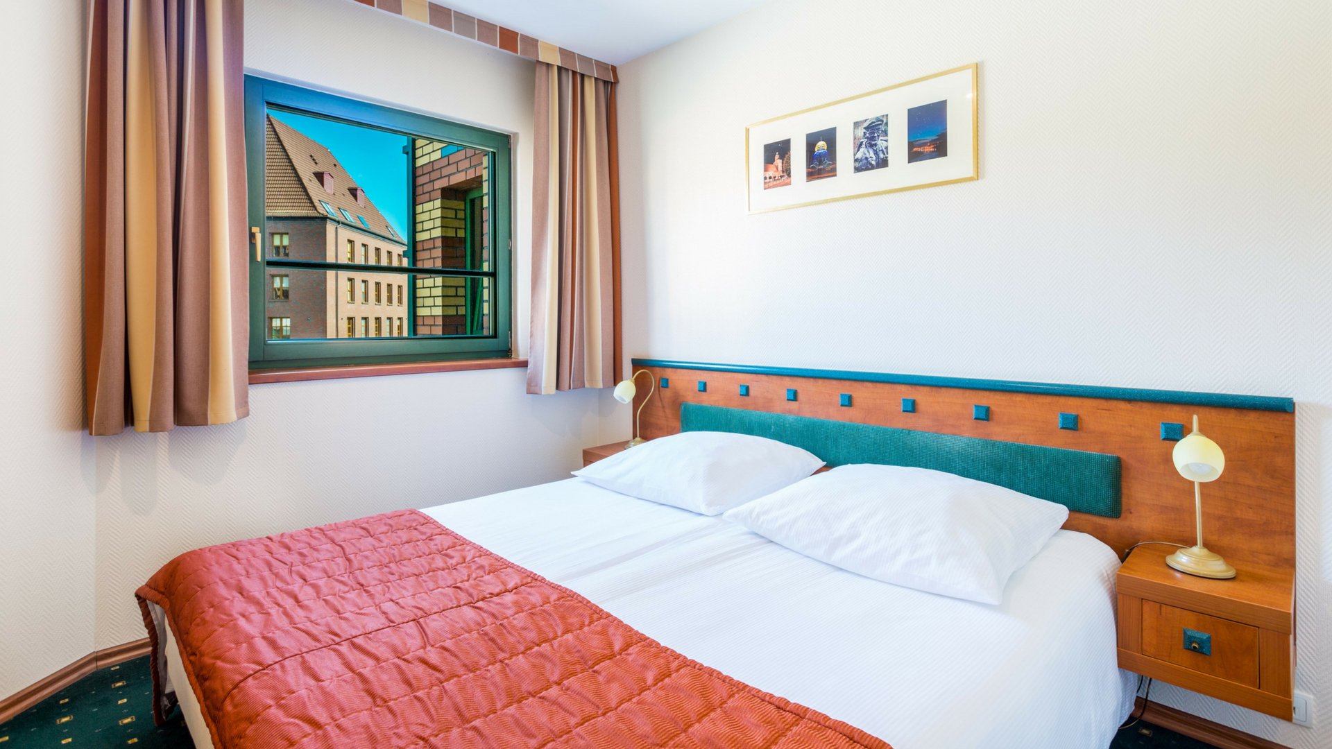 Double or Twin Standard