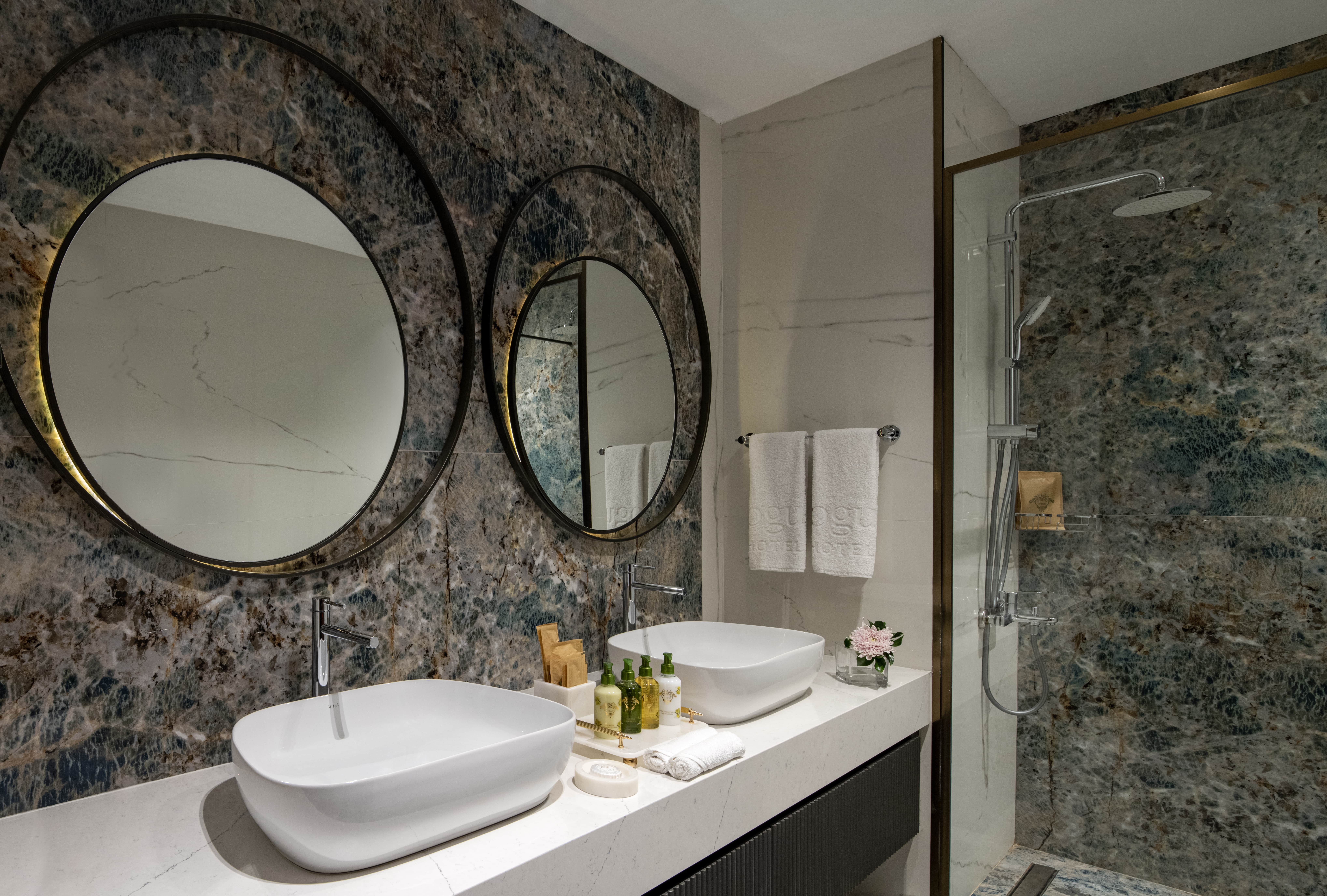 Double Superior Land View