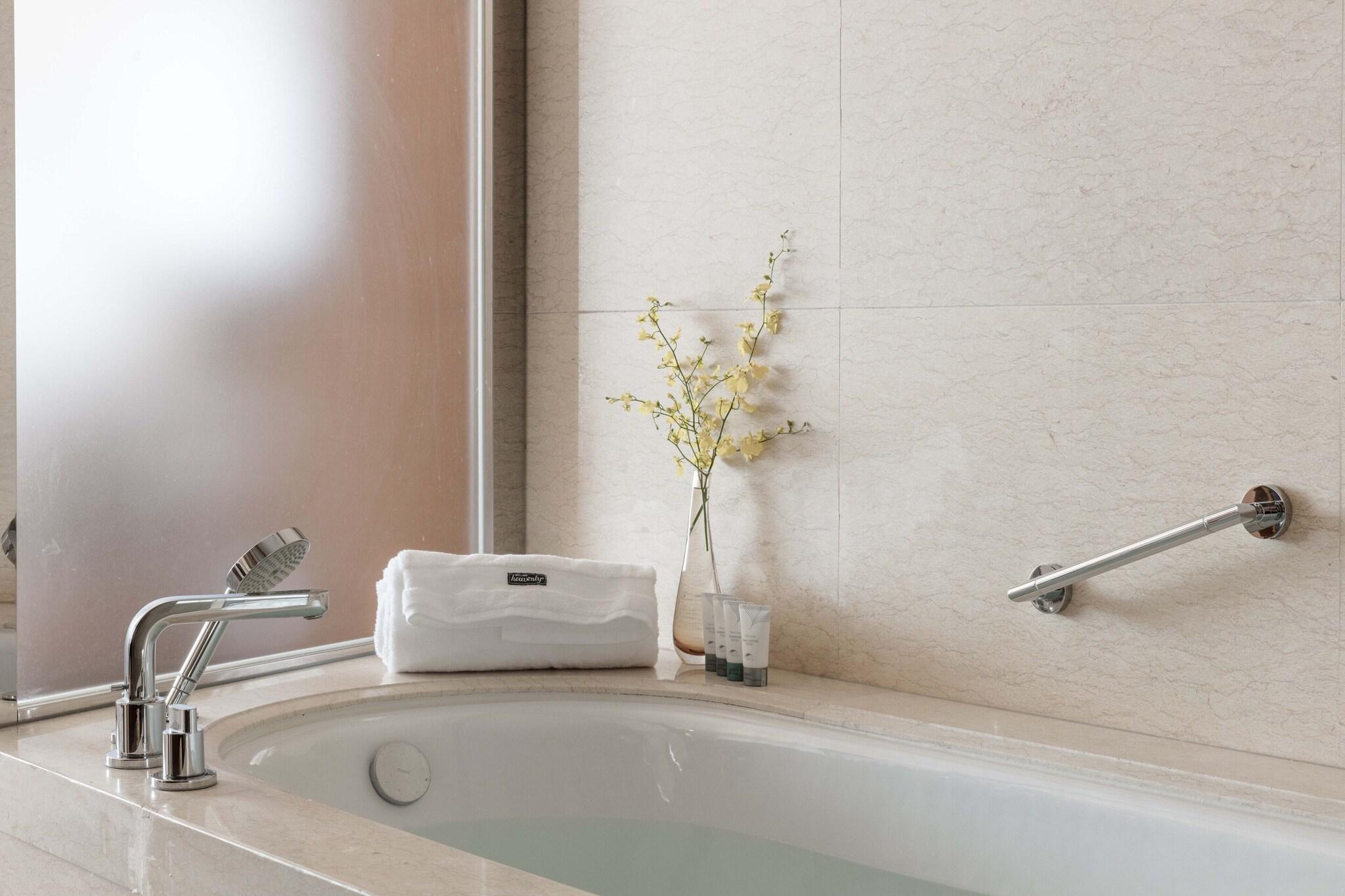 Double Executive King Bed