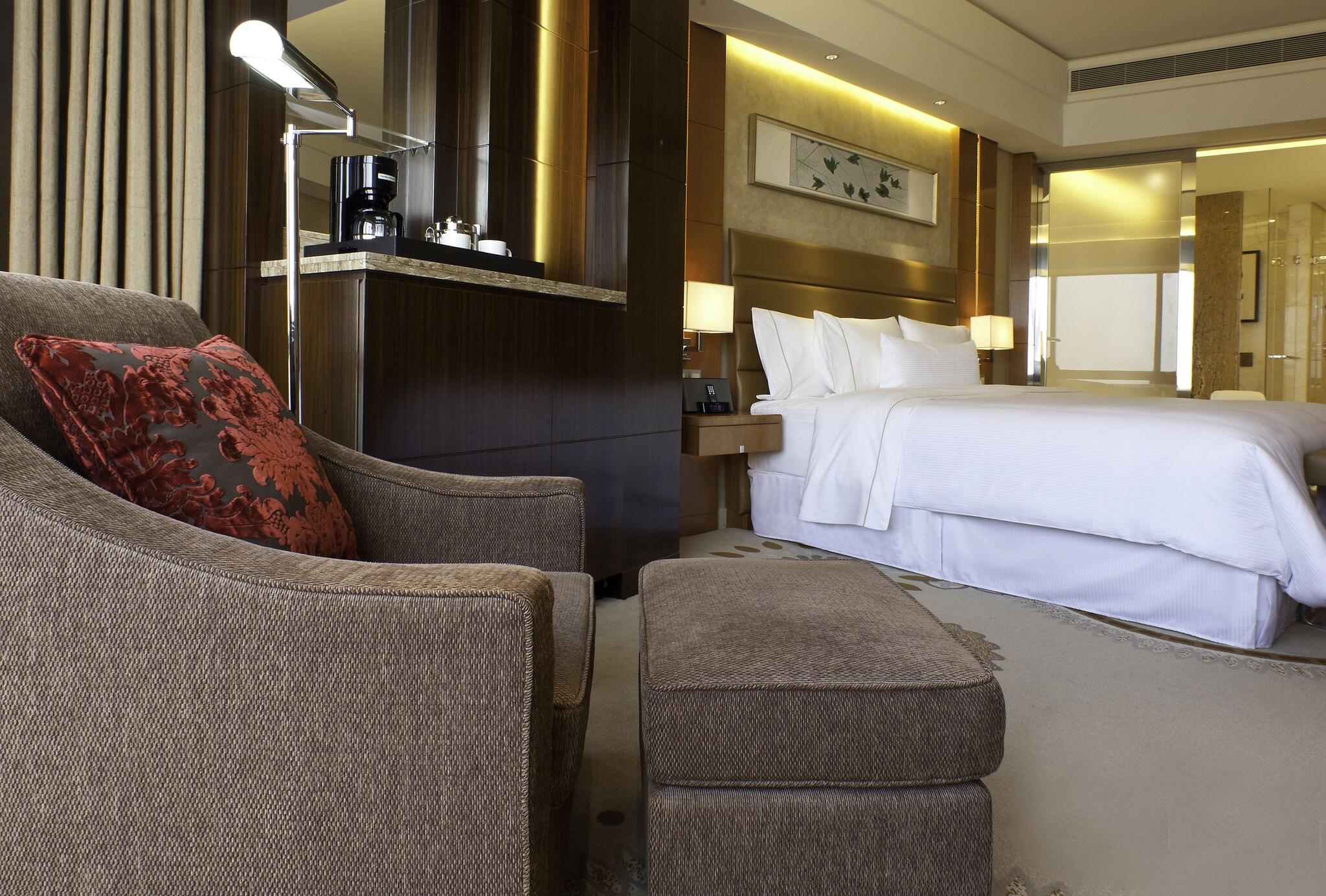 Double Executive King Bed