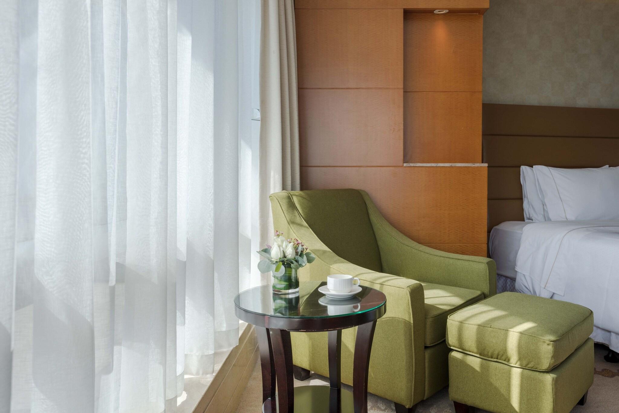 Twin Deluxe with Views