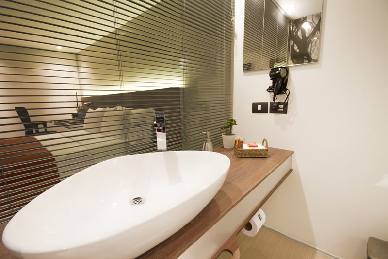 Double Executive Queen Bed