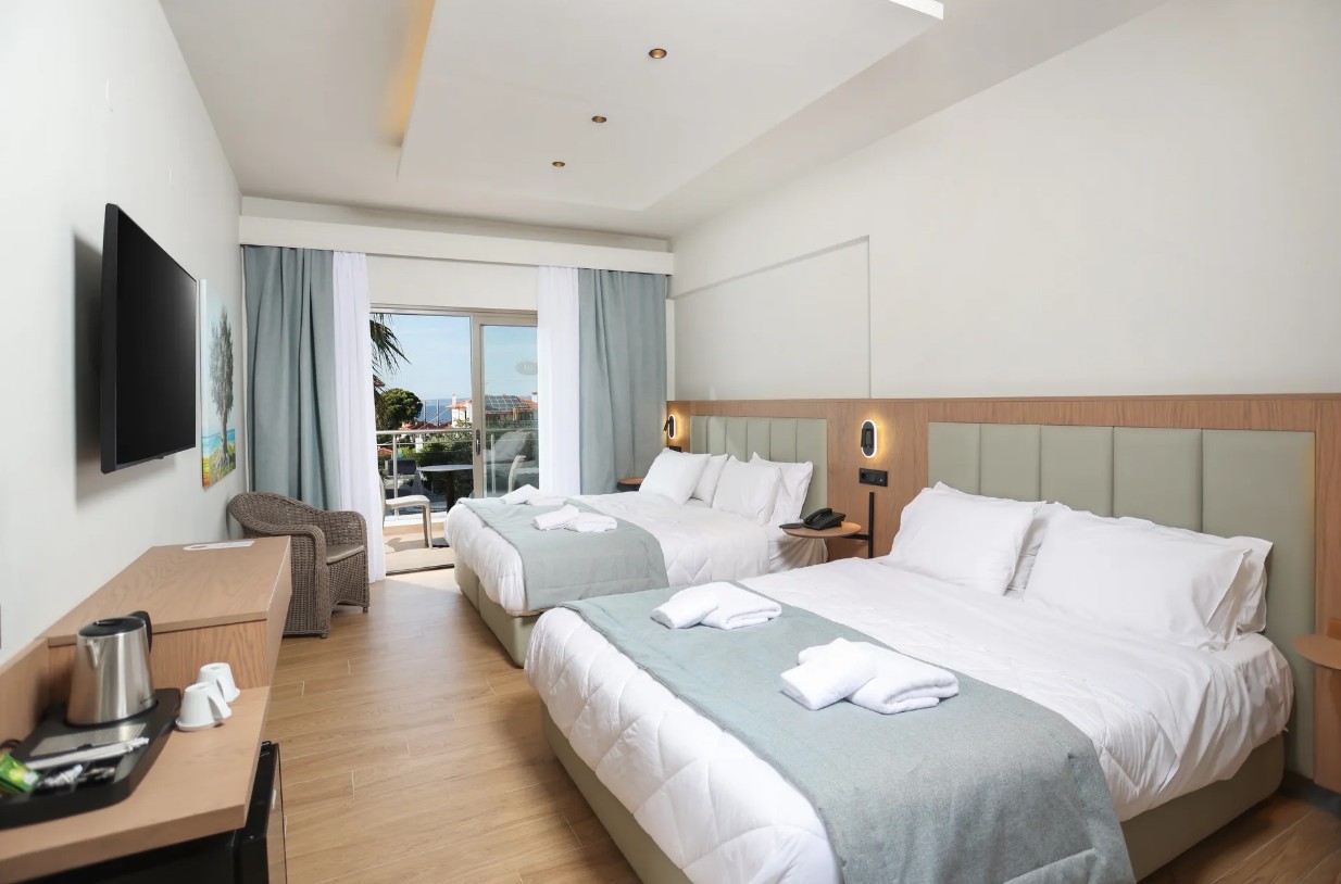 Junior Suite Pool View