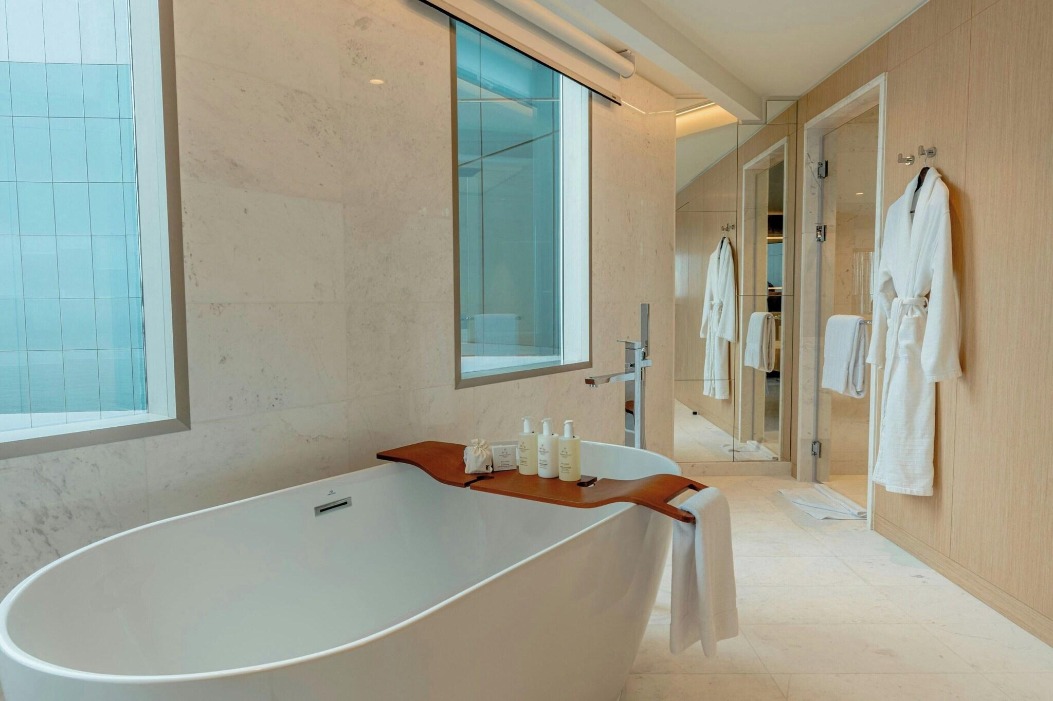 Junior Suite King Size Bed