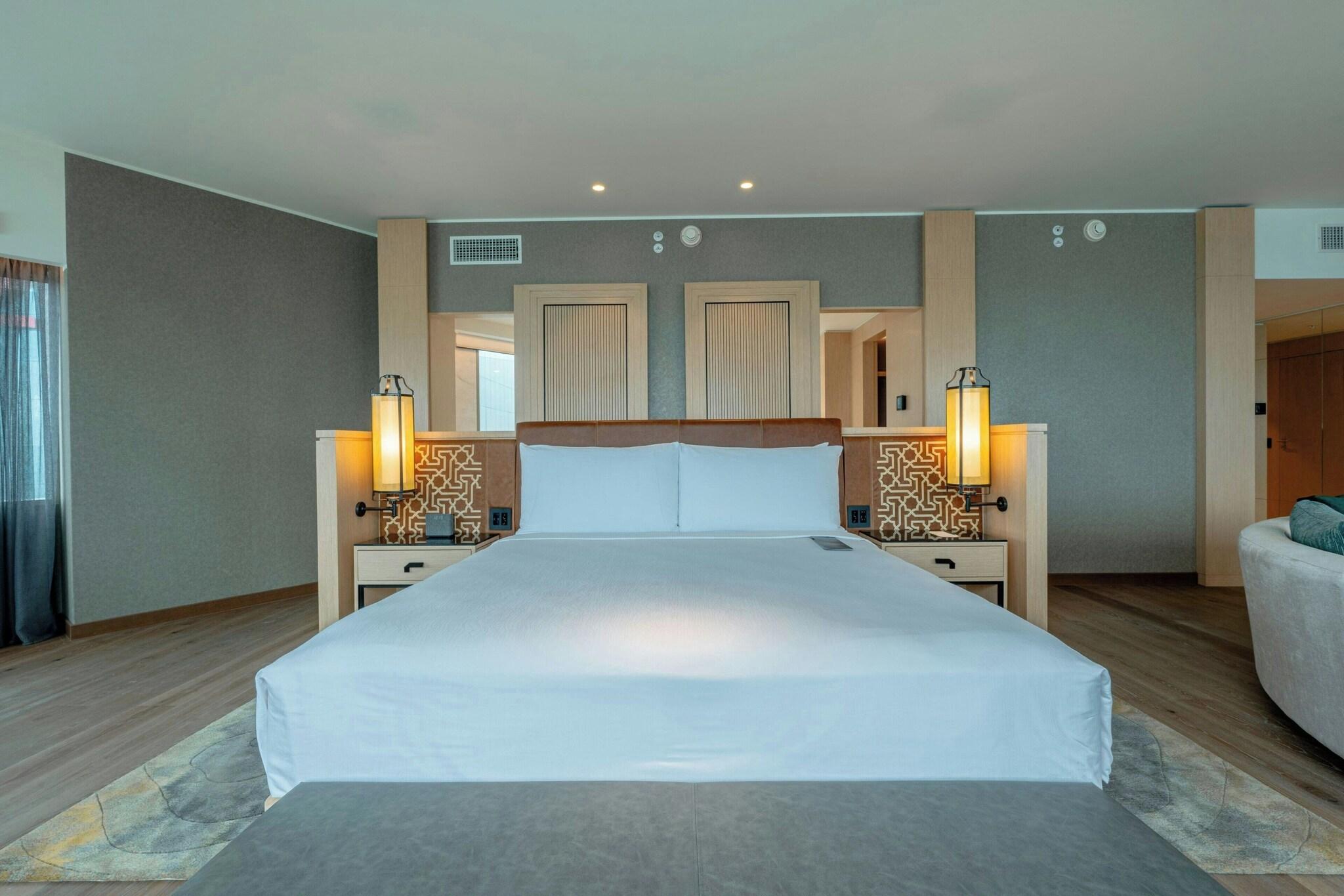 Junior Suite King Size Bed