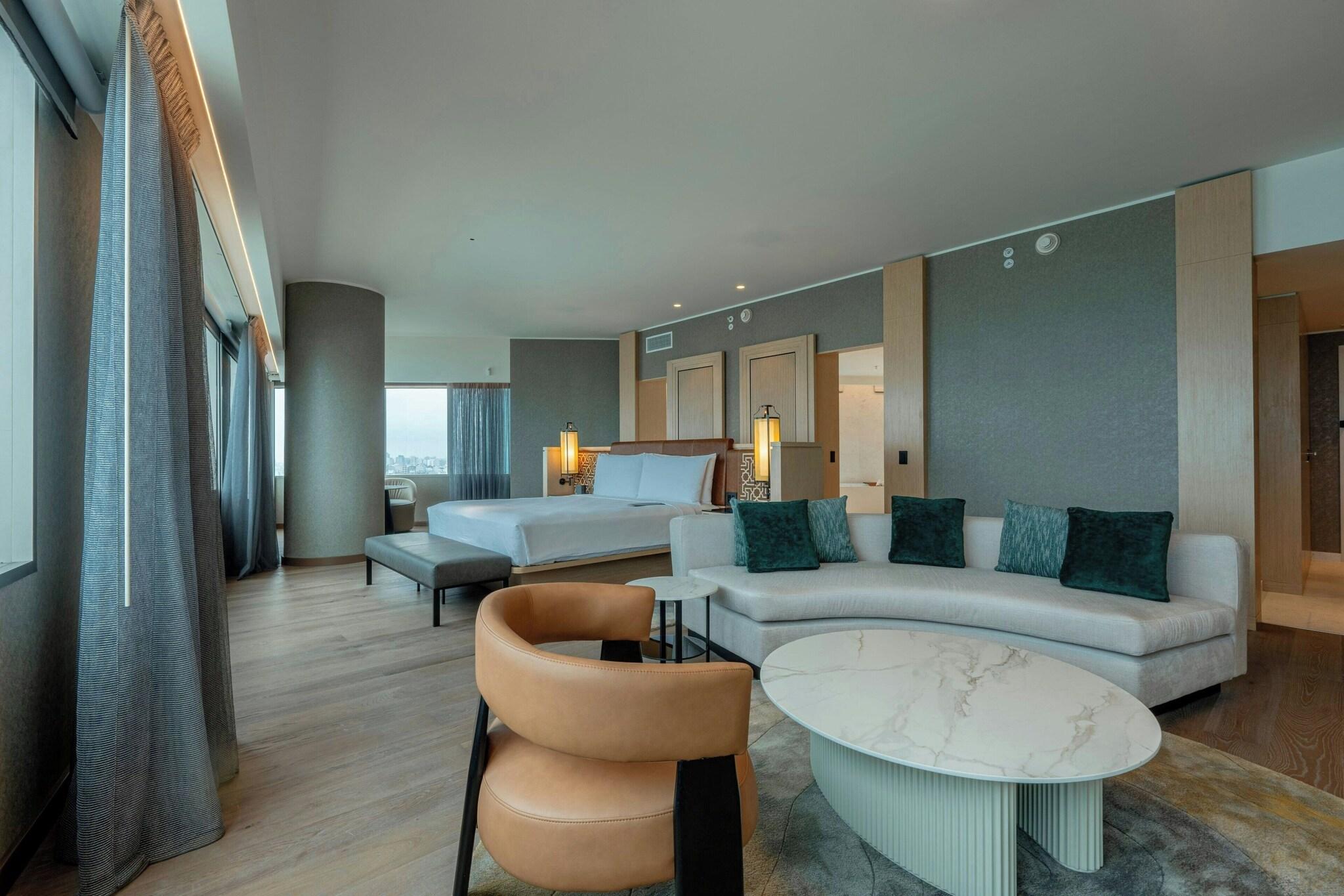 Junior Suite King Size Bed