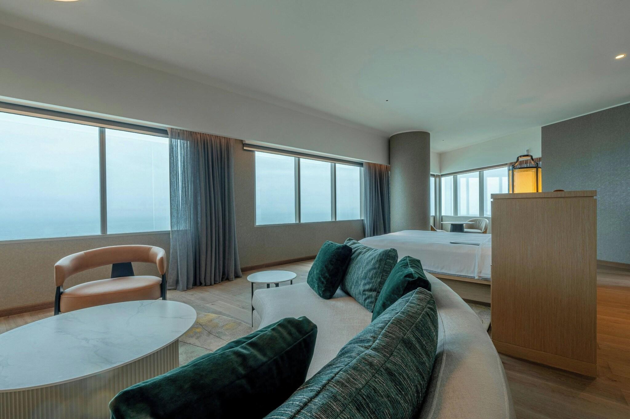 Junior Suite King Size Bed