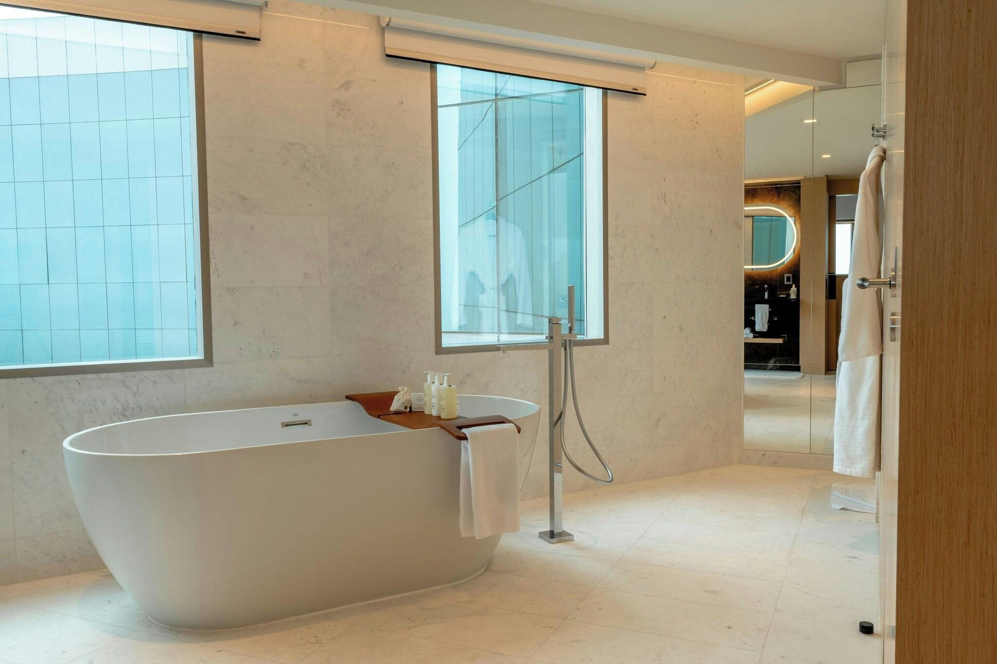 Junior Suite King Size Bed