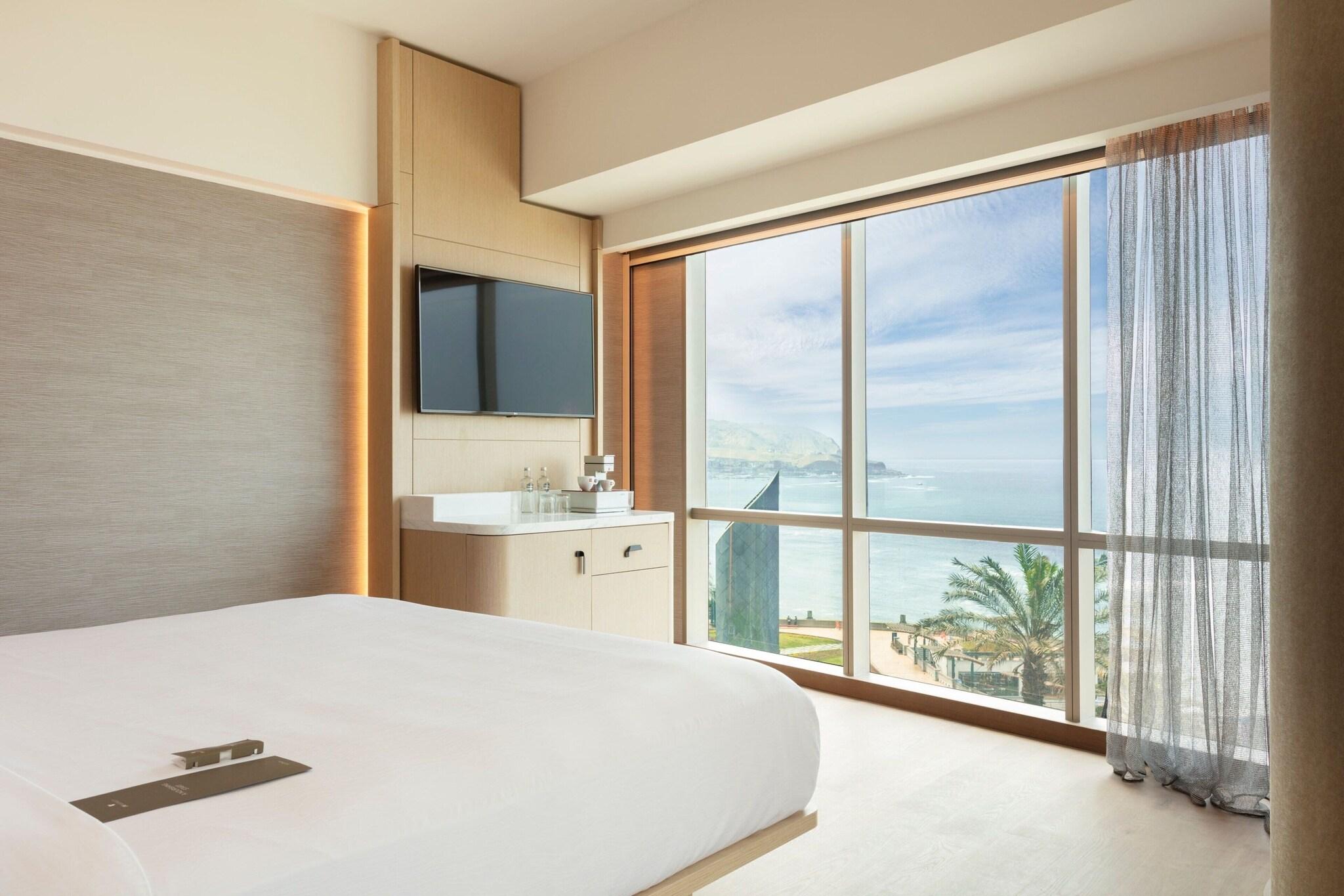 Junior Suite King Size Bed