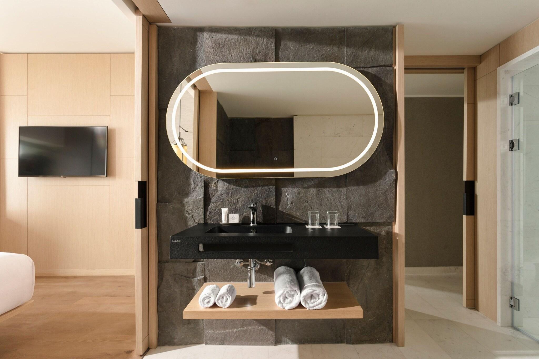 Quadruple Two Queen Beds Premium