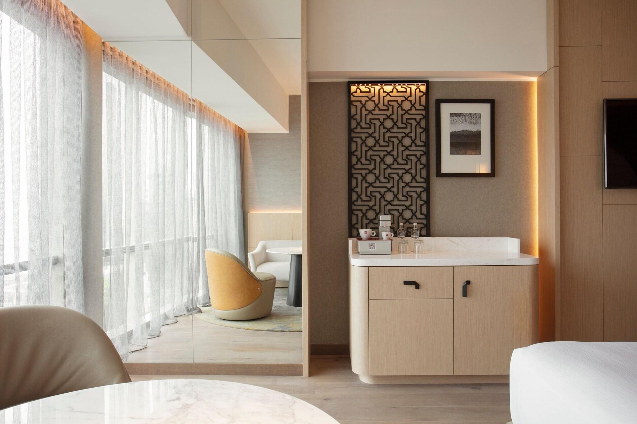 Quadruple Two Queen Beds Premium