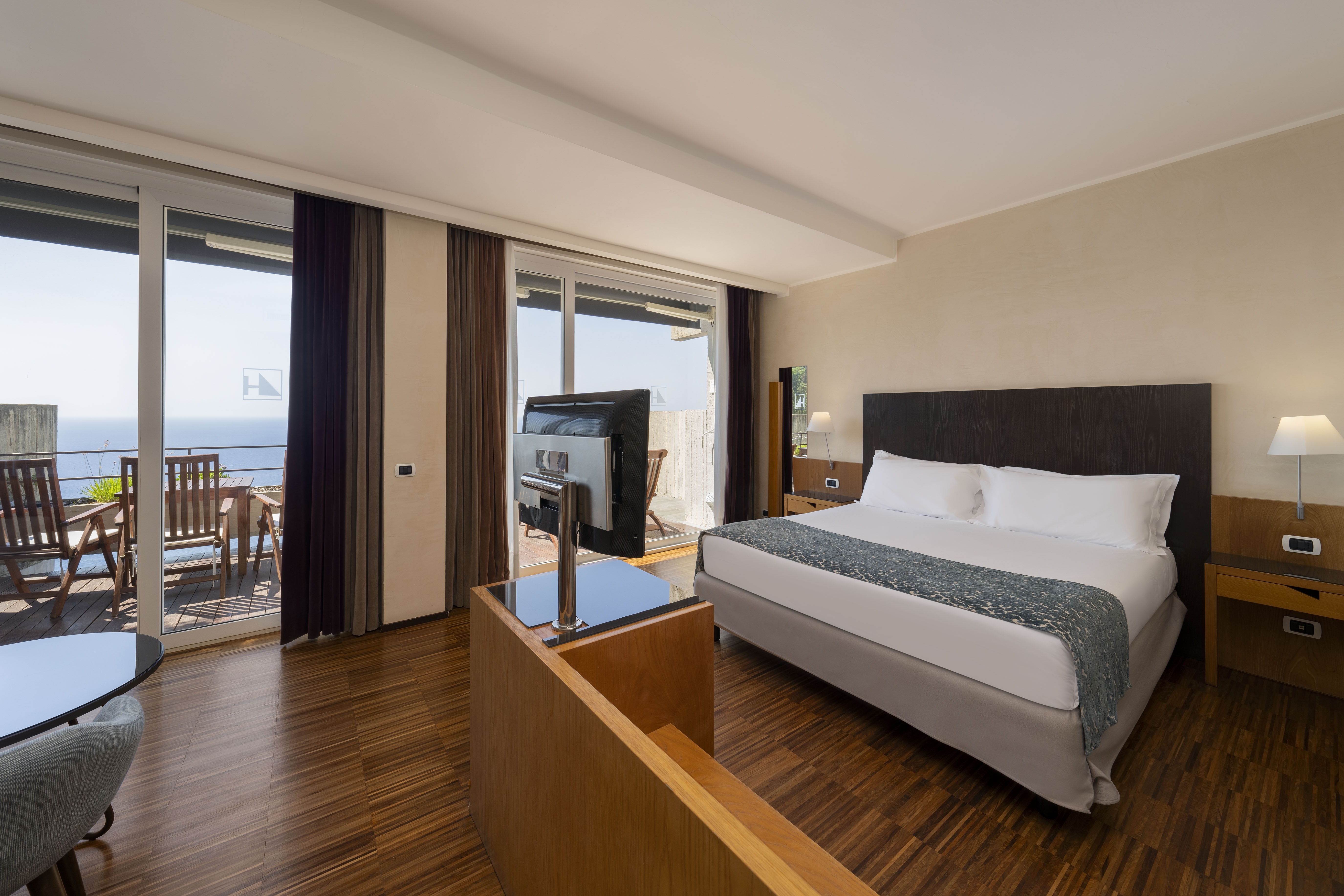 Junior Suite Sea View with Terrace