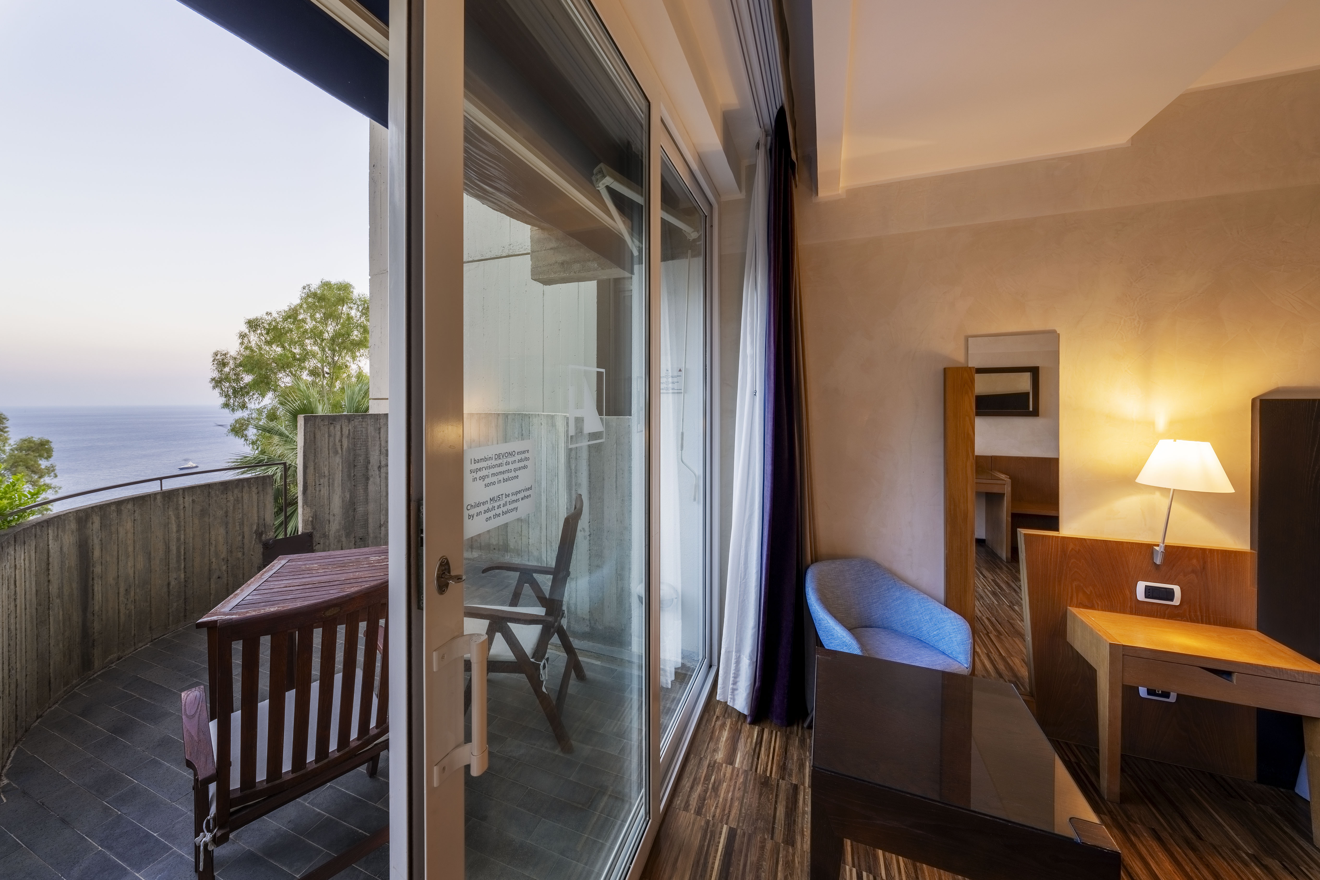 Twin Sea View with Balcony