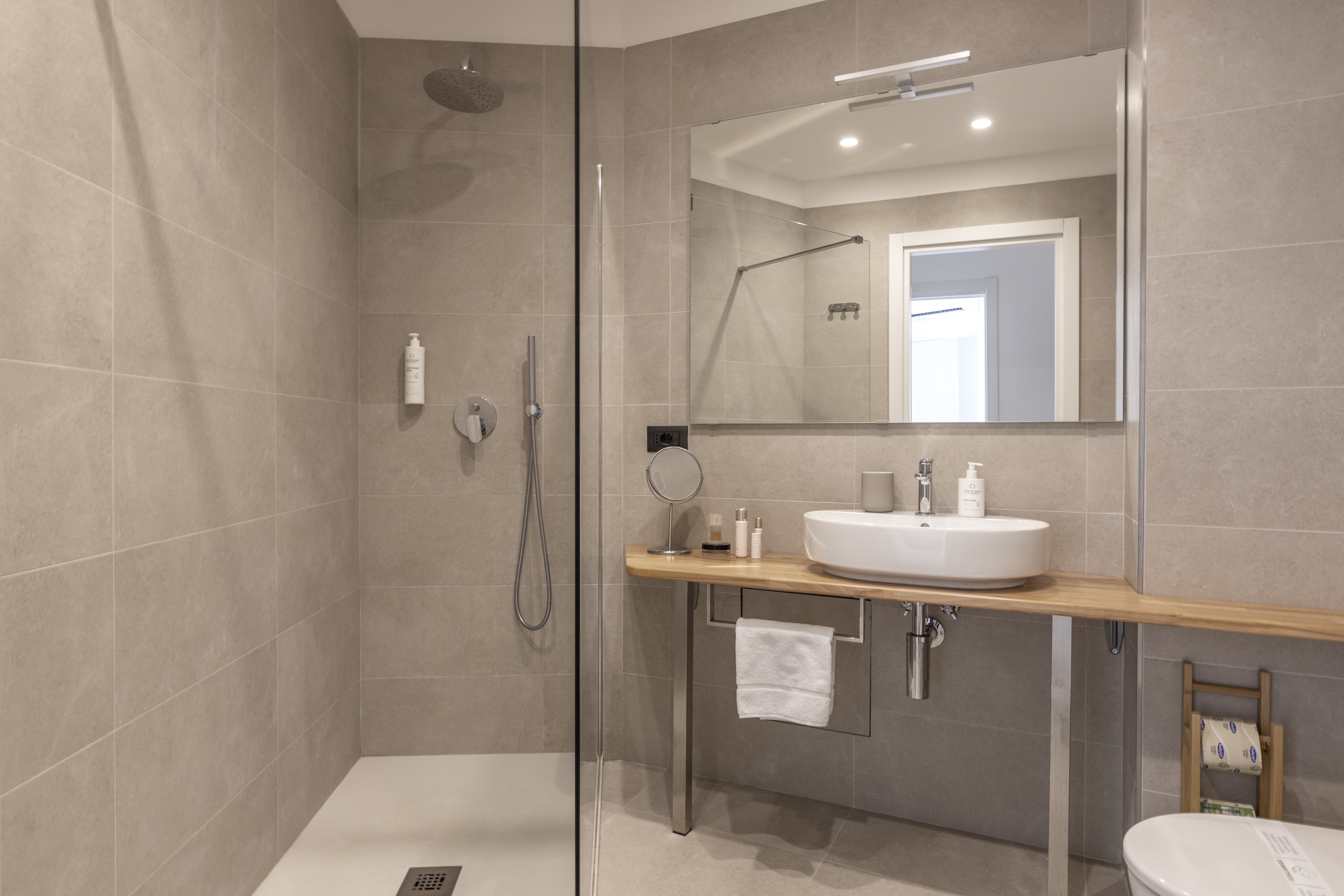 Apartment with Balcony