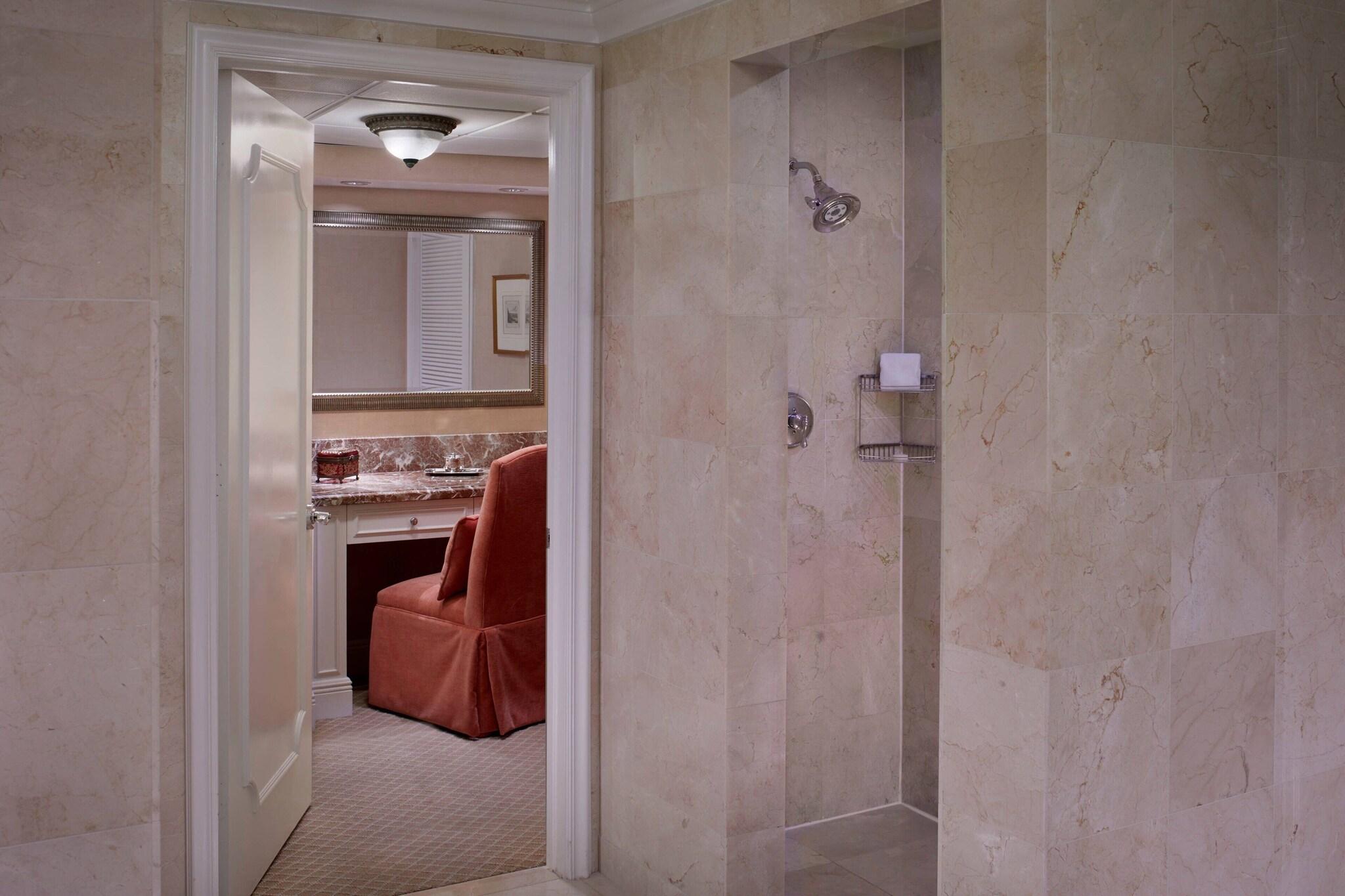 Suite King Bed One Bedroom 