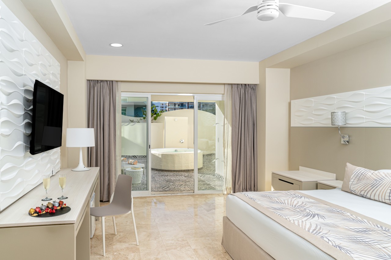 Junior Suite King Bed with Jacuzzi