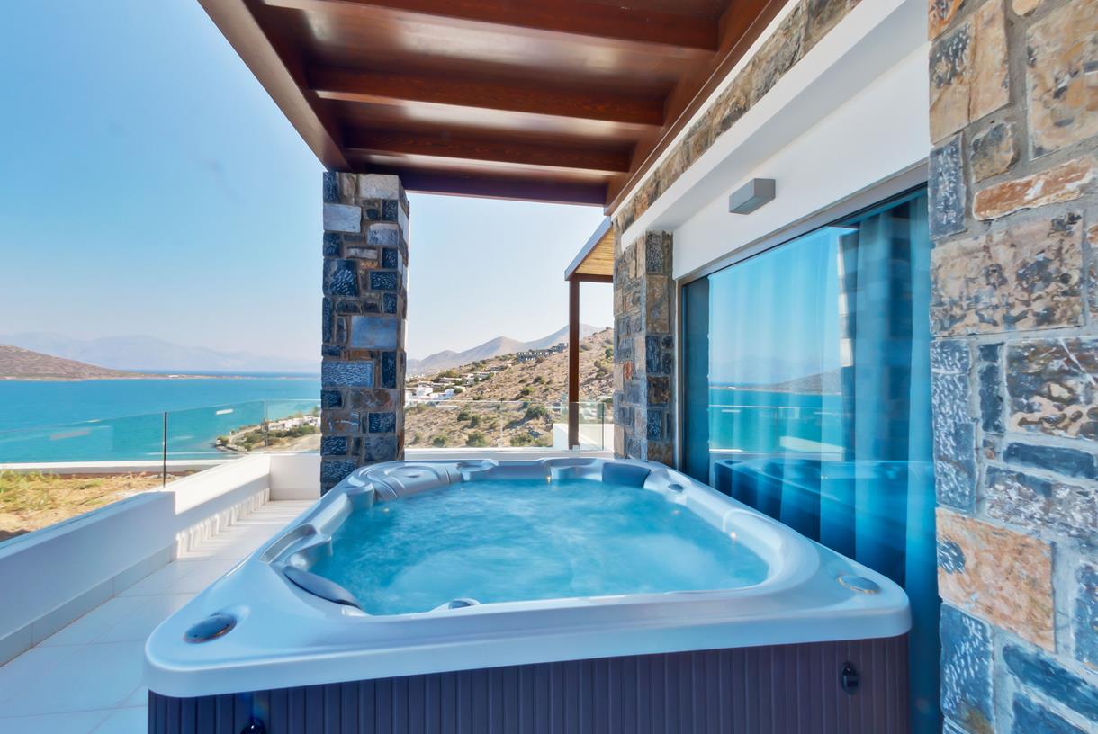 Junior Suite Deluxe with Jacuzzi