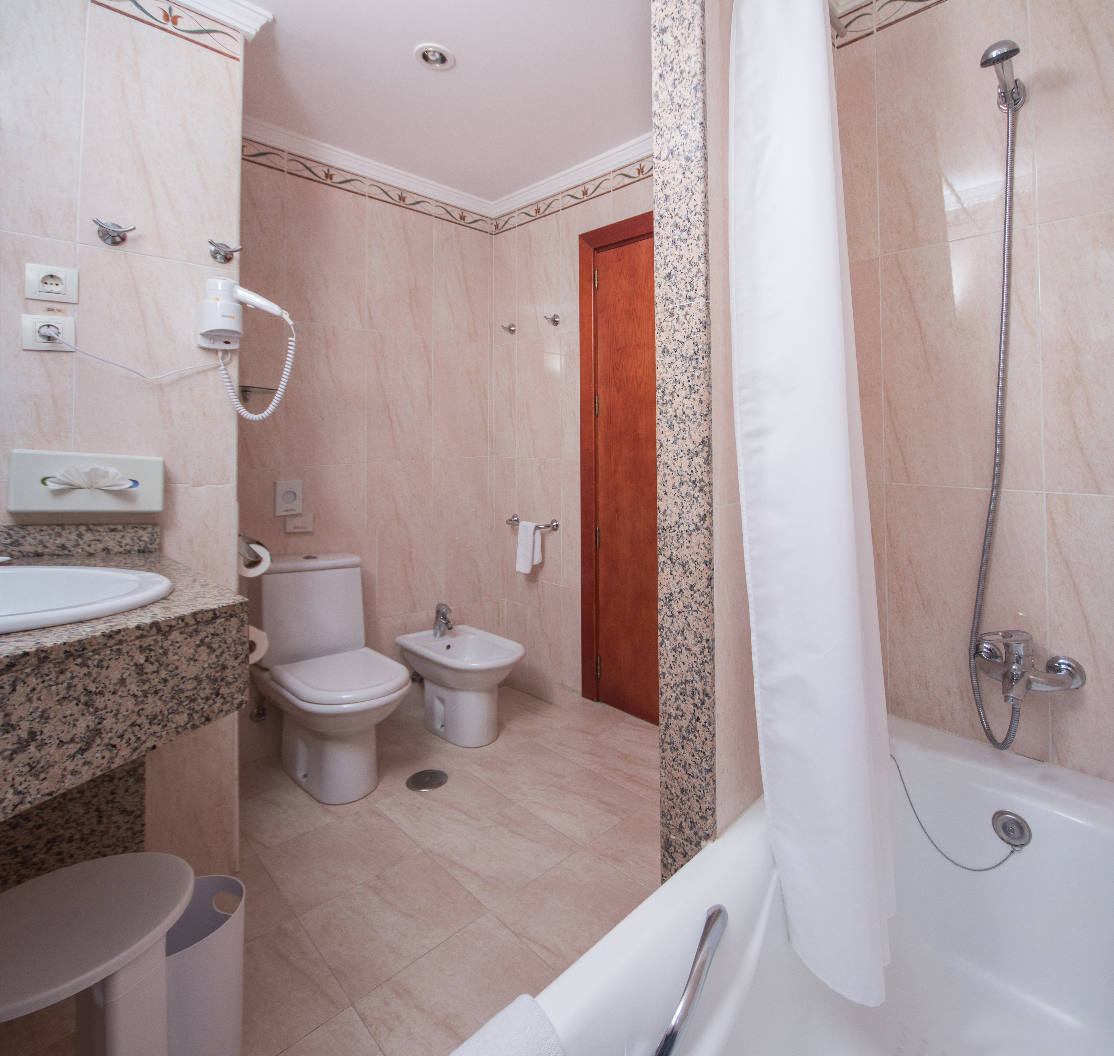 Double or Twin Superior