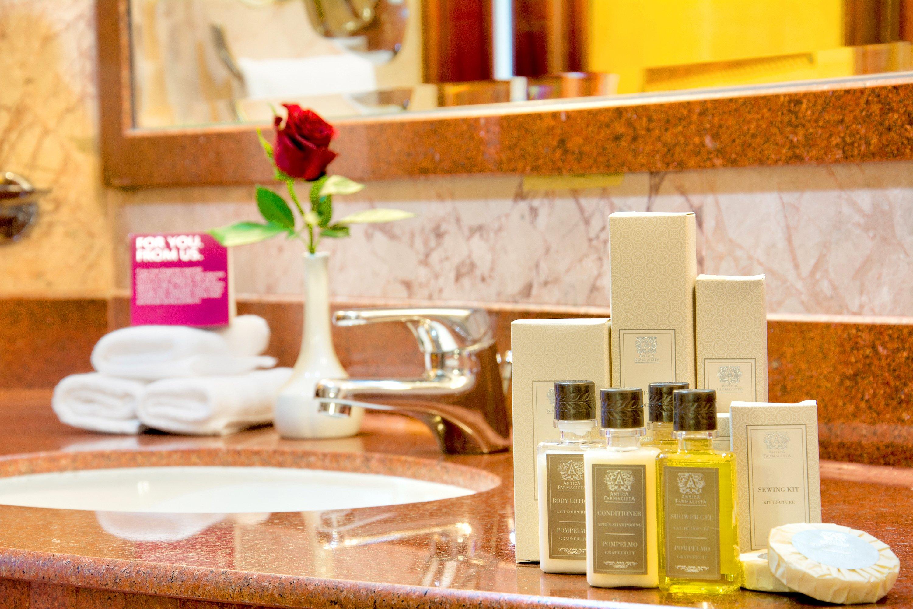 Junior Suite Ocean View King Bed