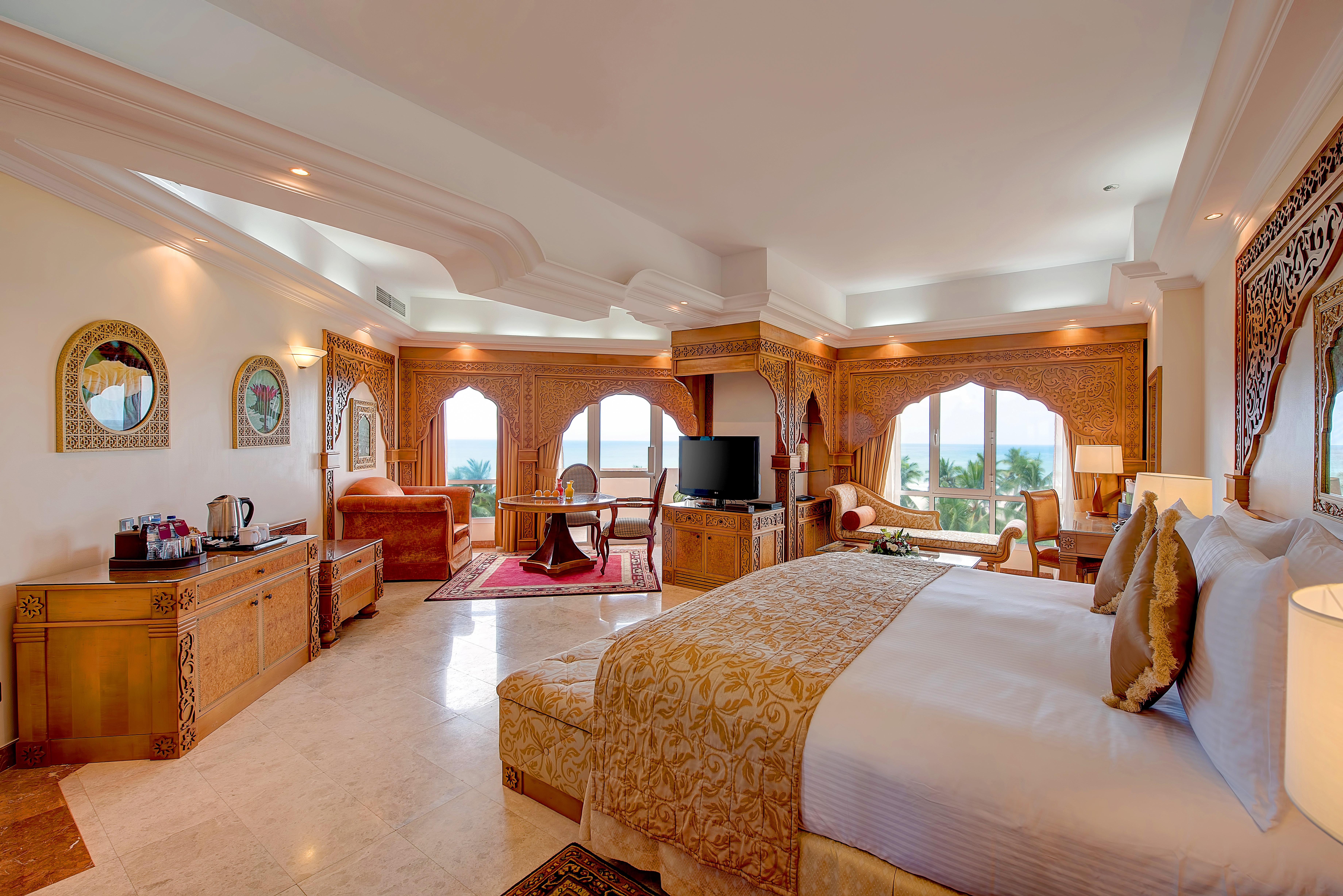 Junior Suite Ocean View King Bed