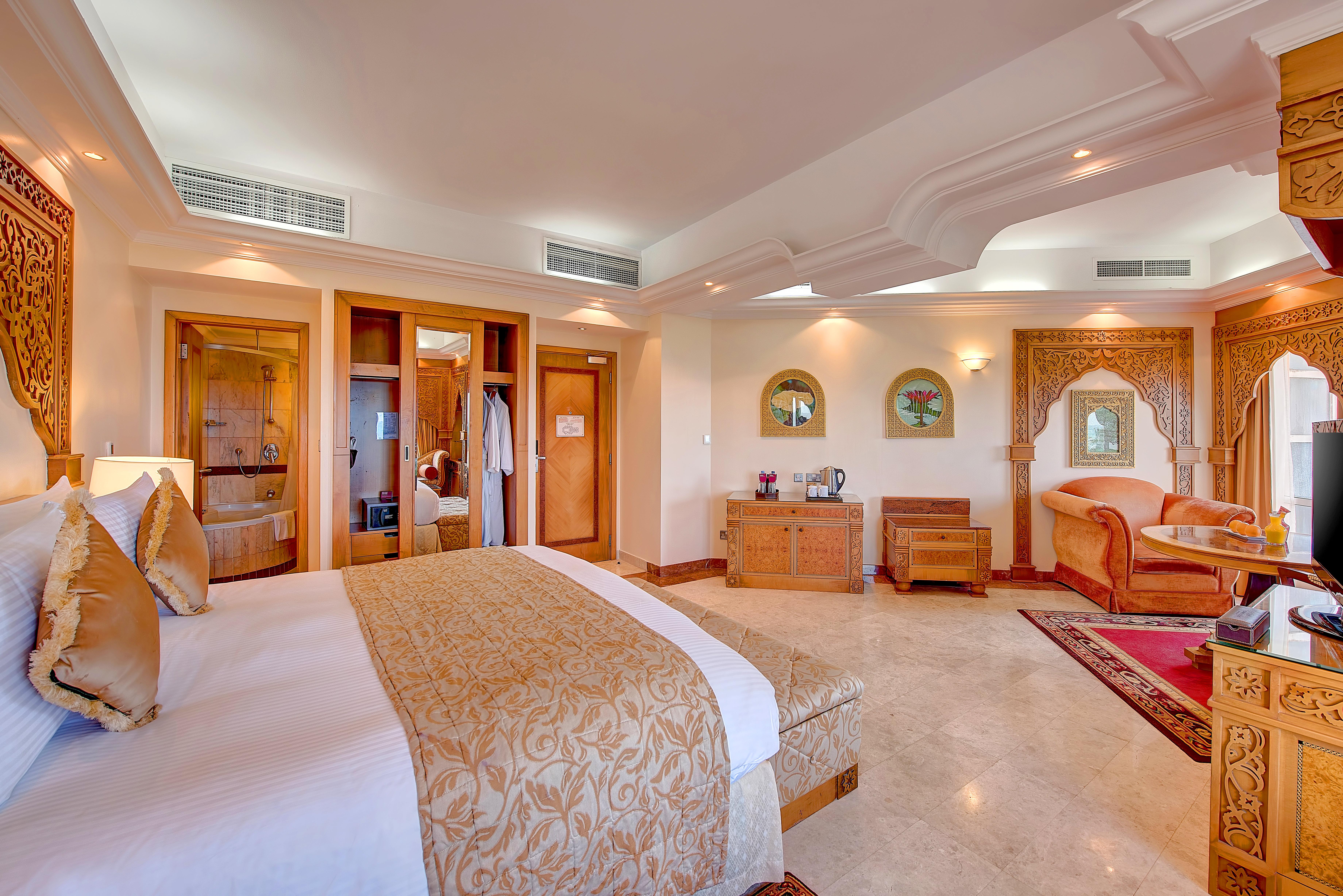 Junior Suite Ocean View King Bed