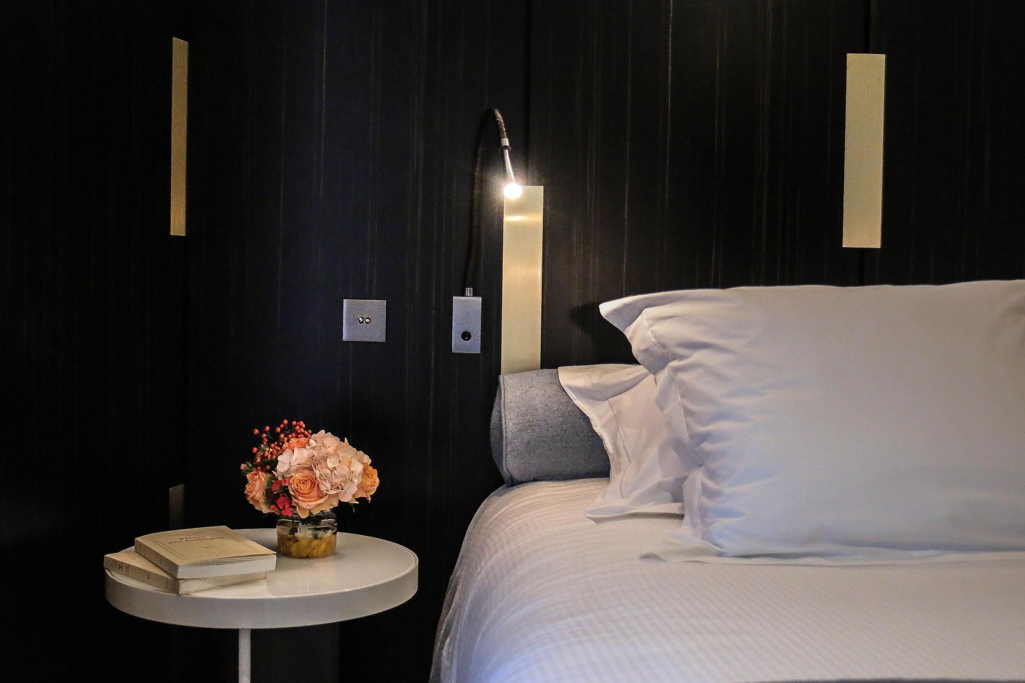 Junior Suite Queen Size Bed