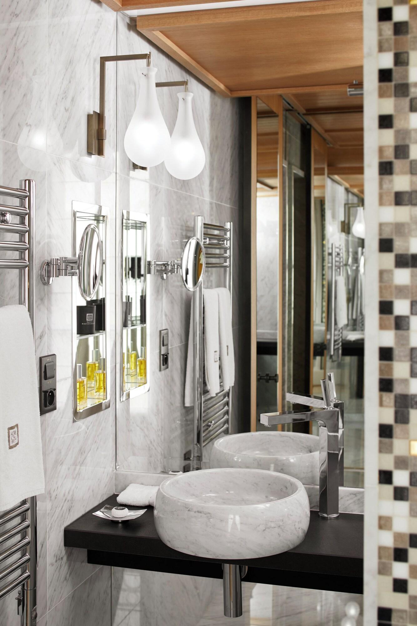 Suite Queen Size Bed