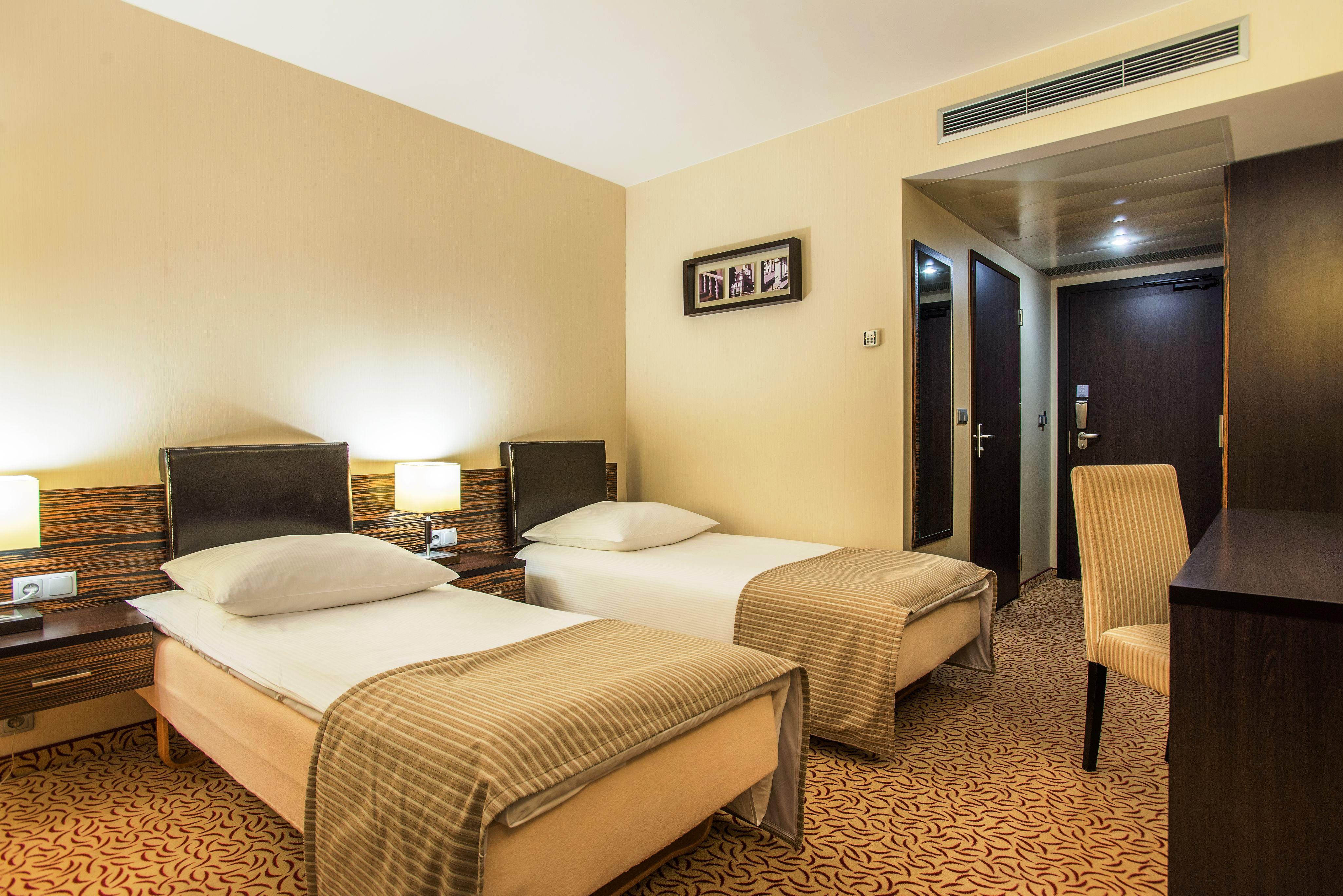 Double or Twin Standard