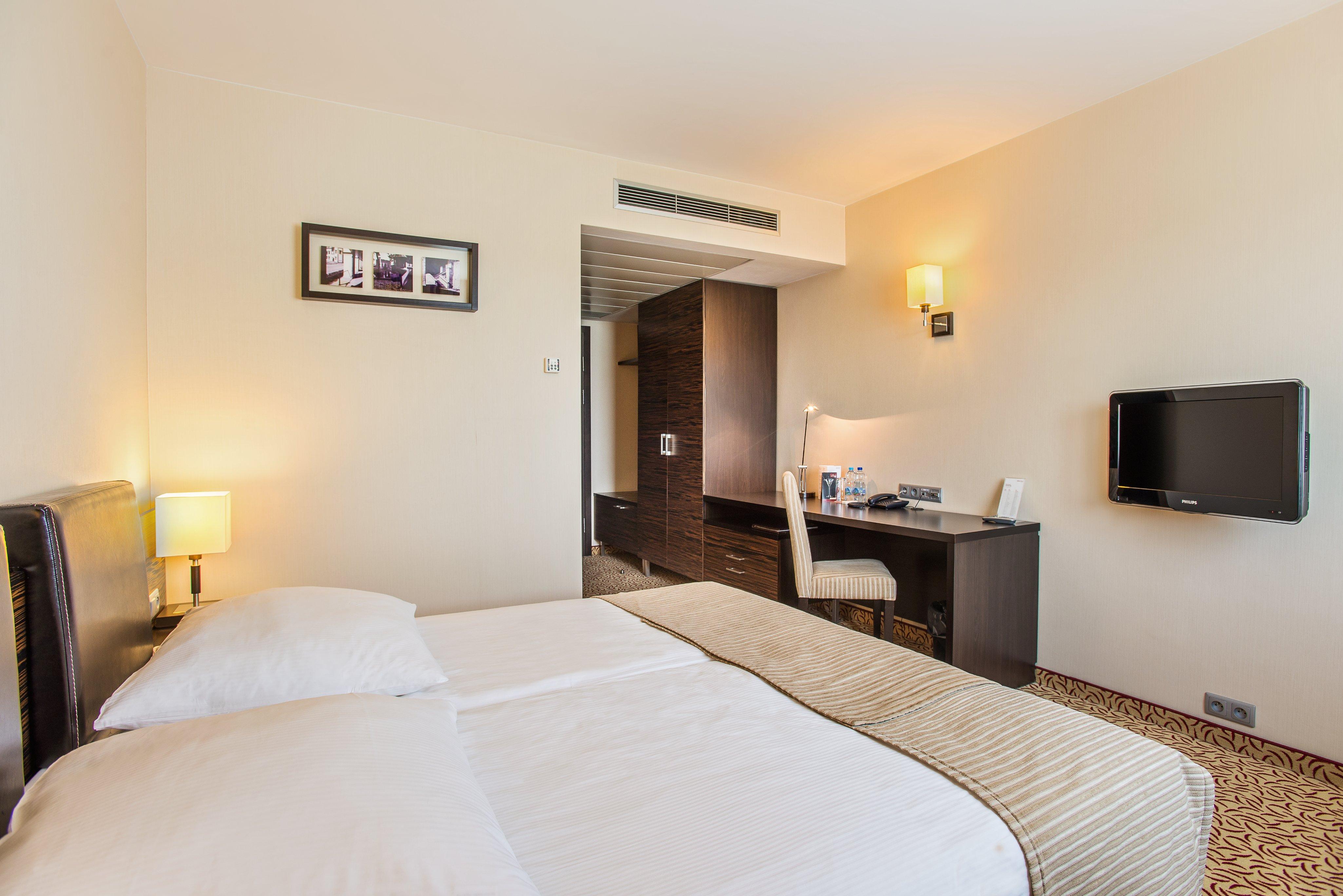 Double or Twin Standard