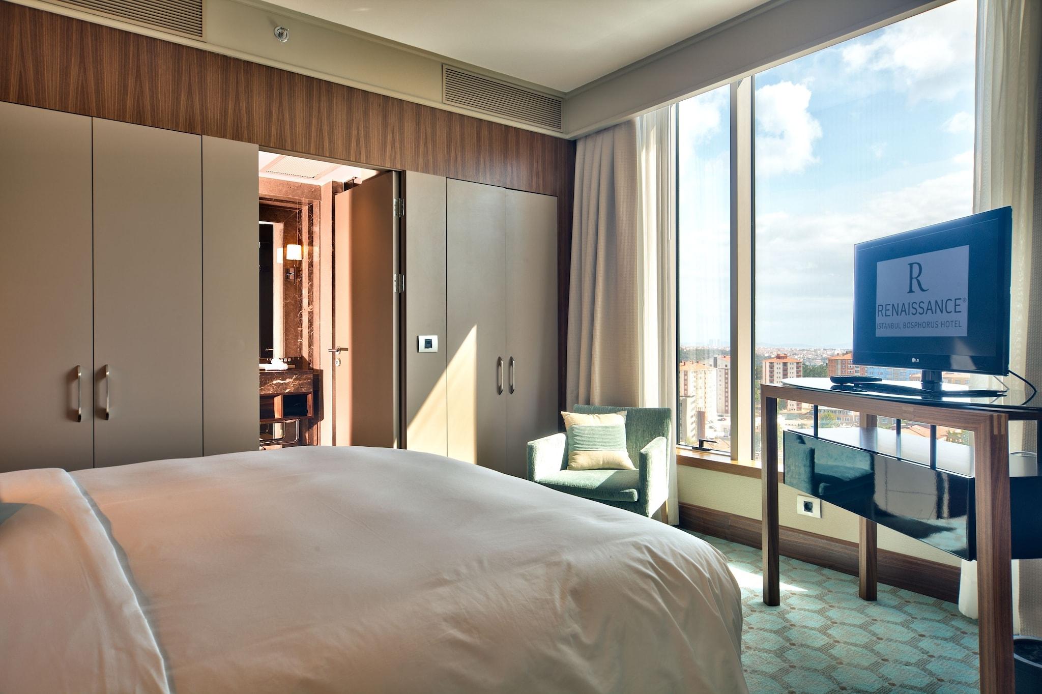 Junior Suite Partial Sea View