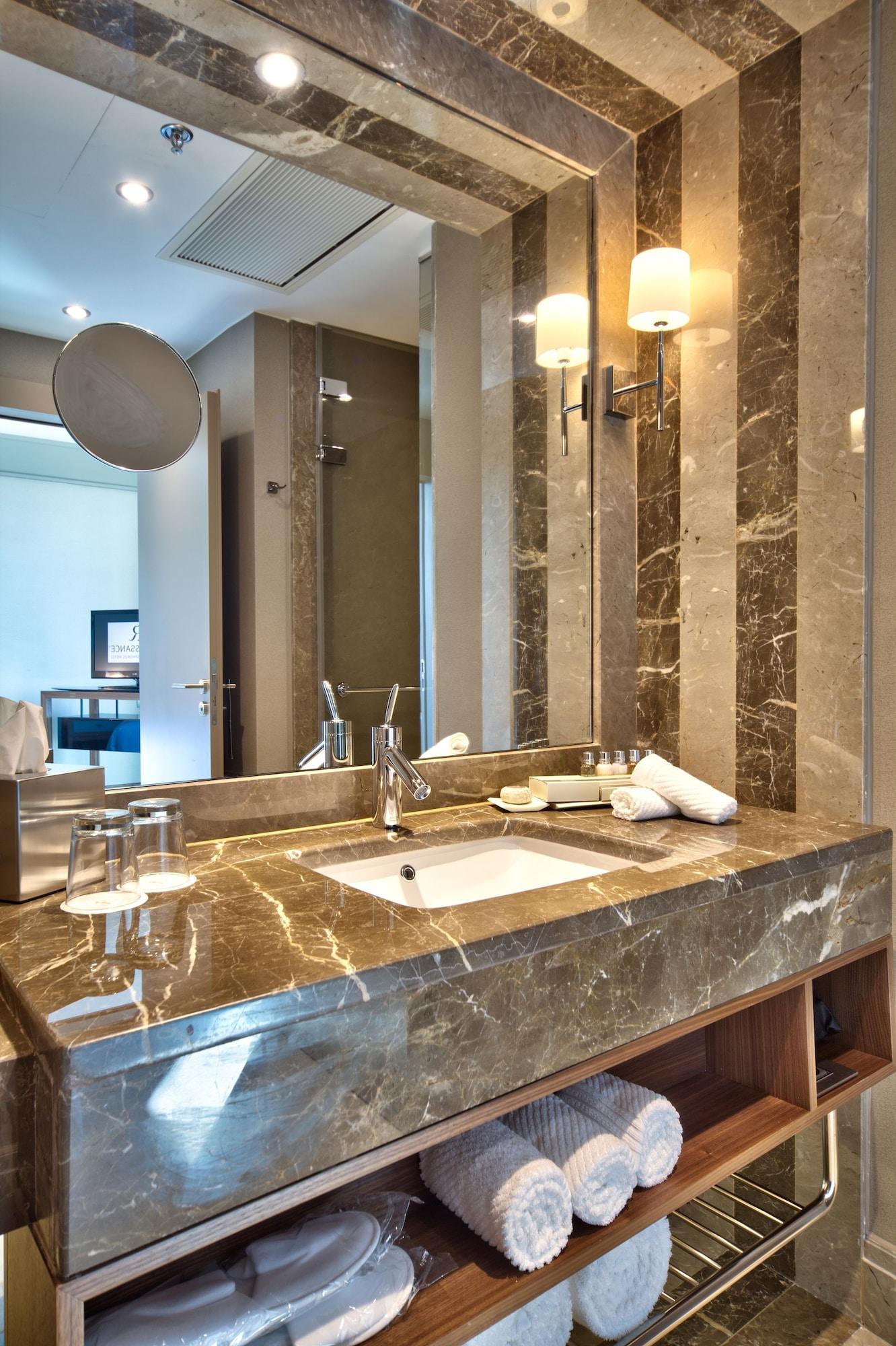 Junior Suite Partial Sea View