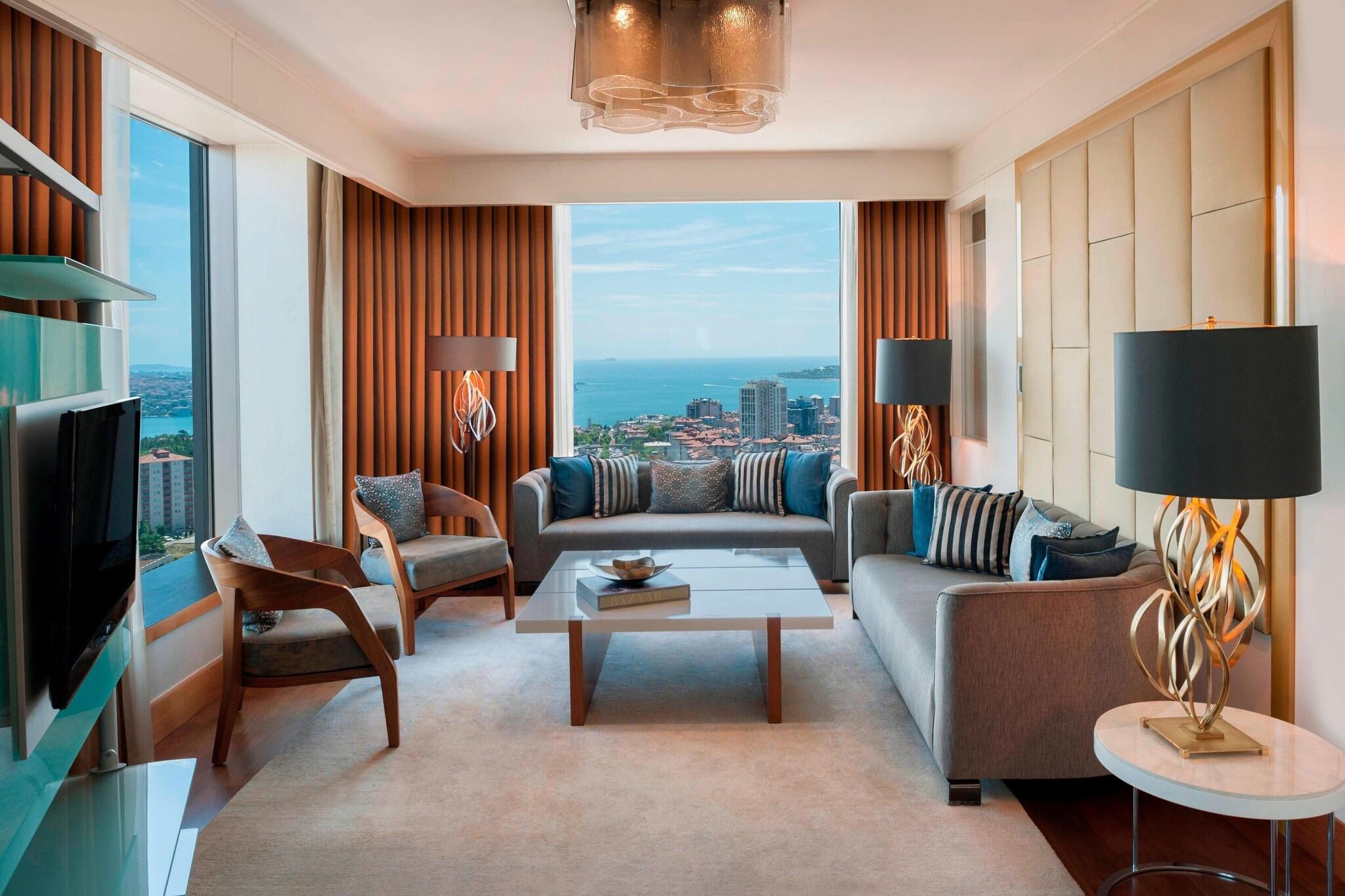 Suite Club City View