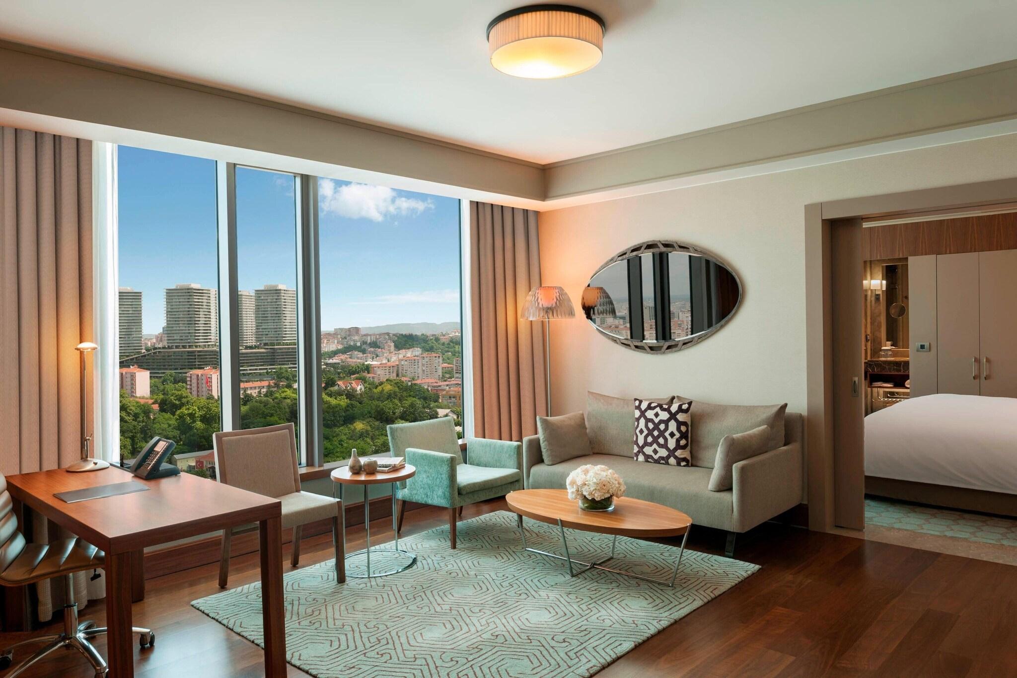 Junior Suite City View King Bed