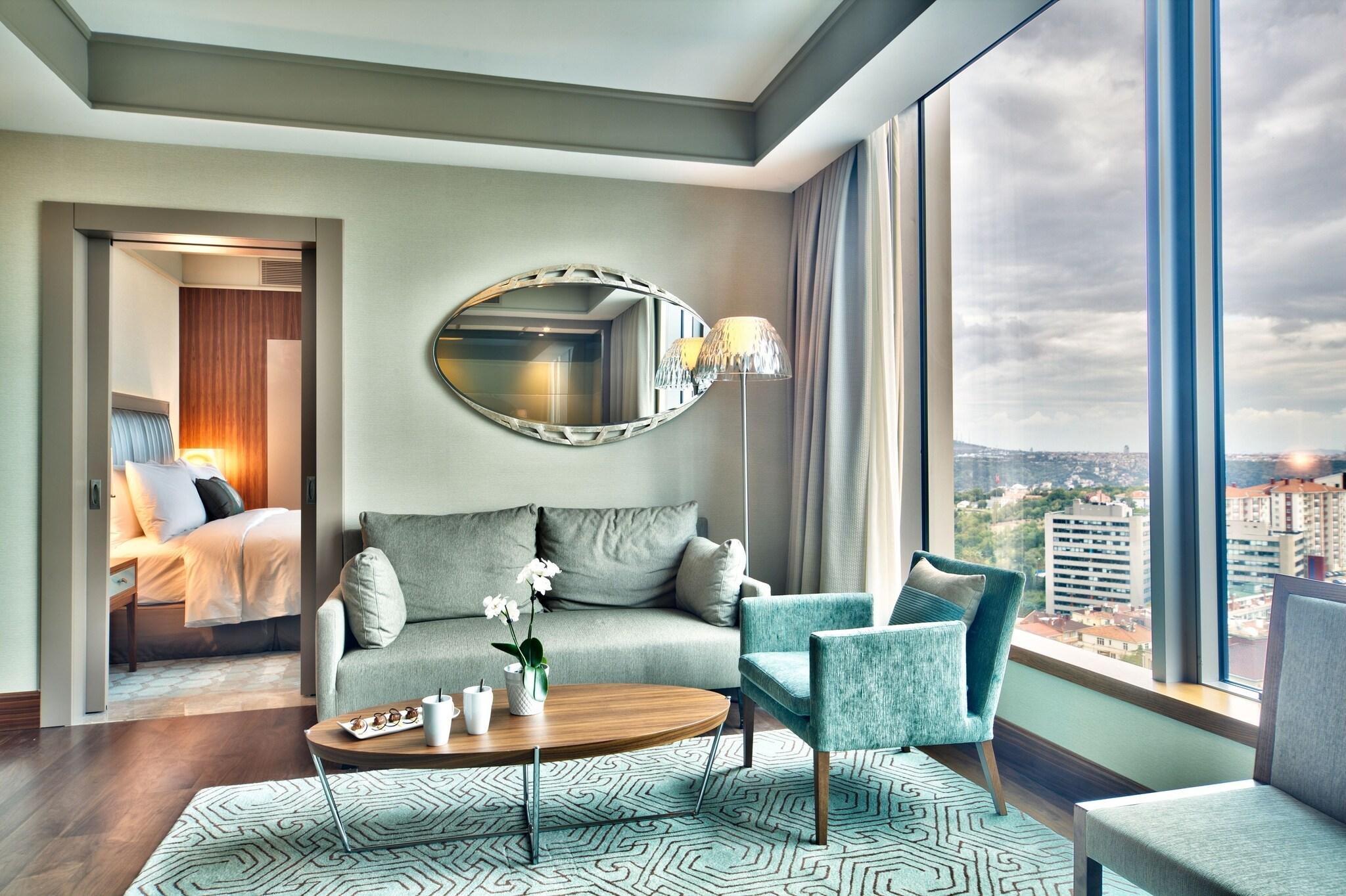 Junior Suite City View King Bed