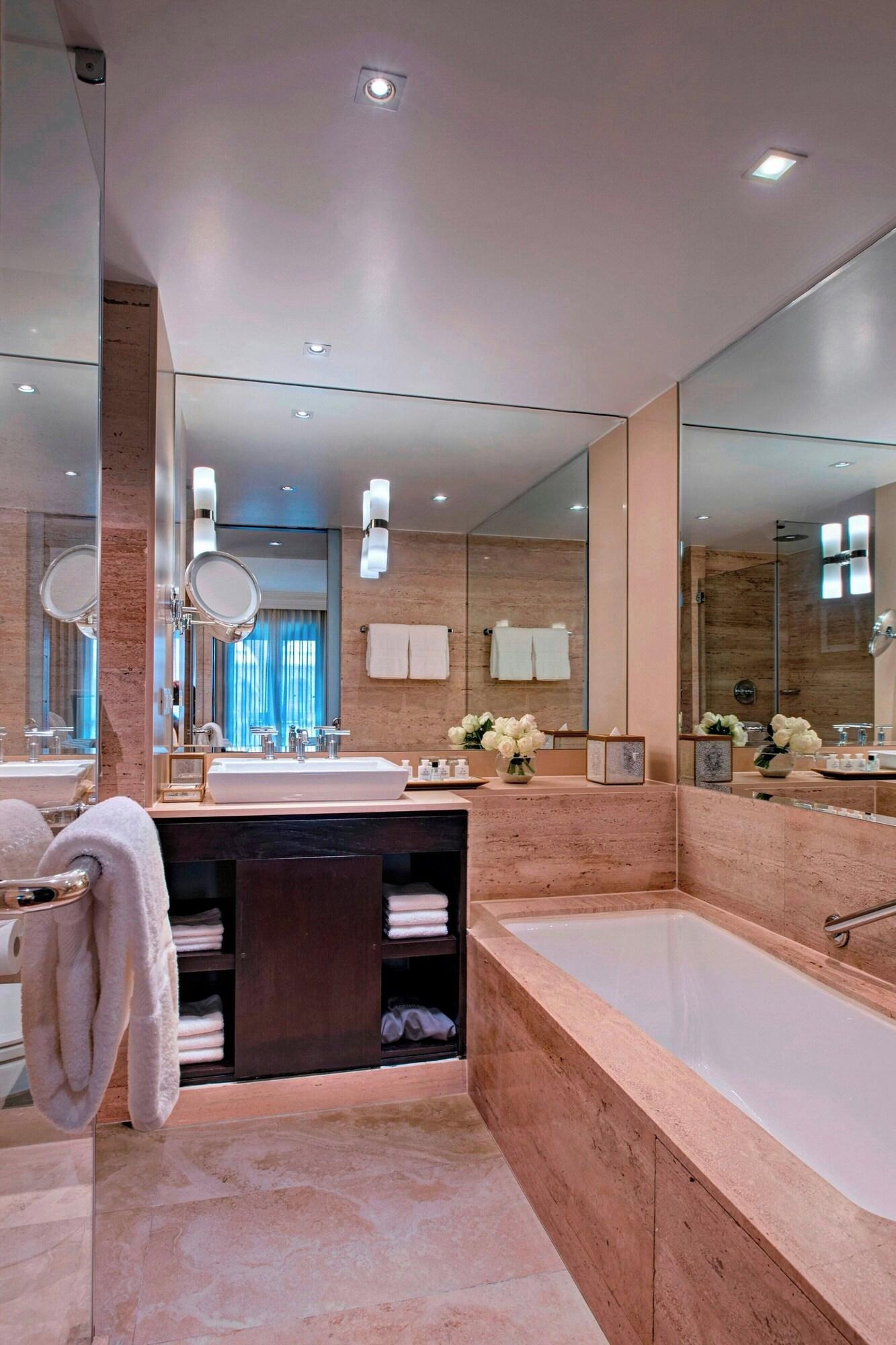 Quadruple Deluxe Two Double Beds