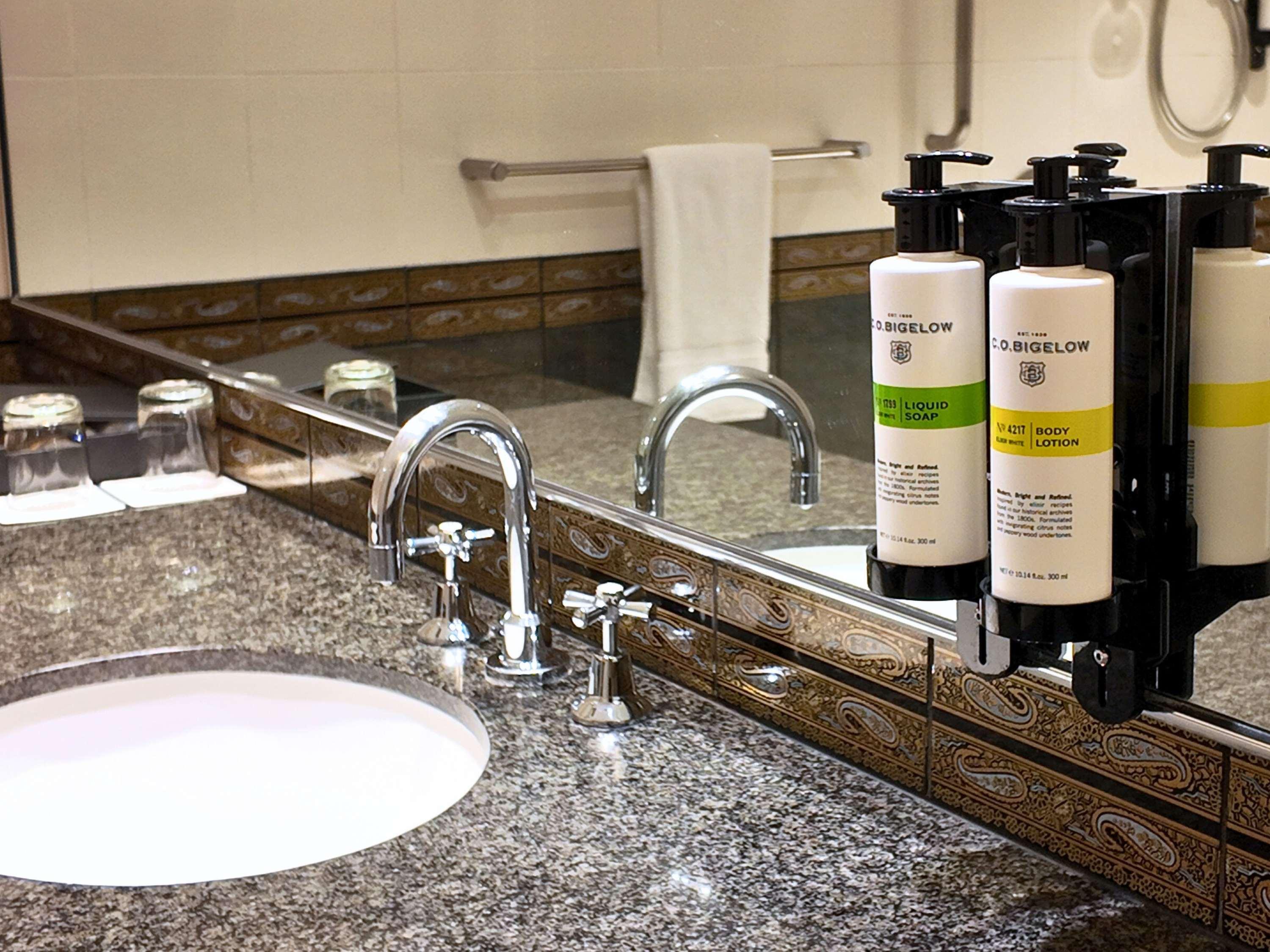 Junior Suite Queen Size Bed