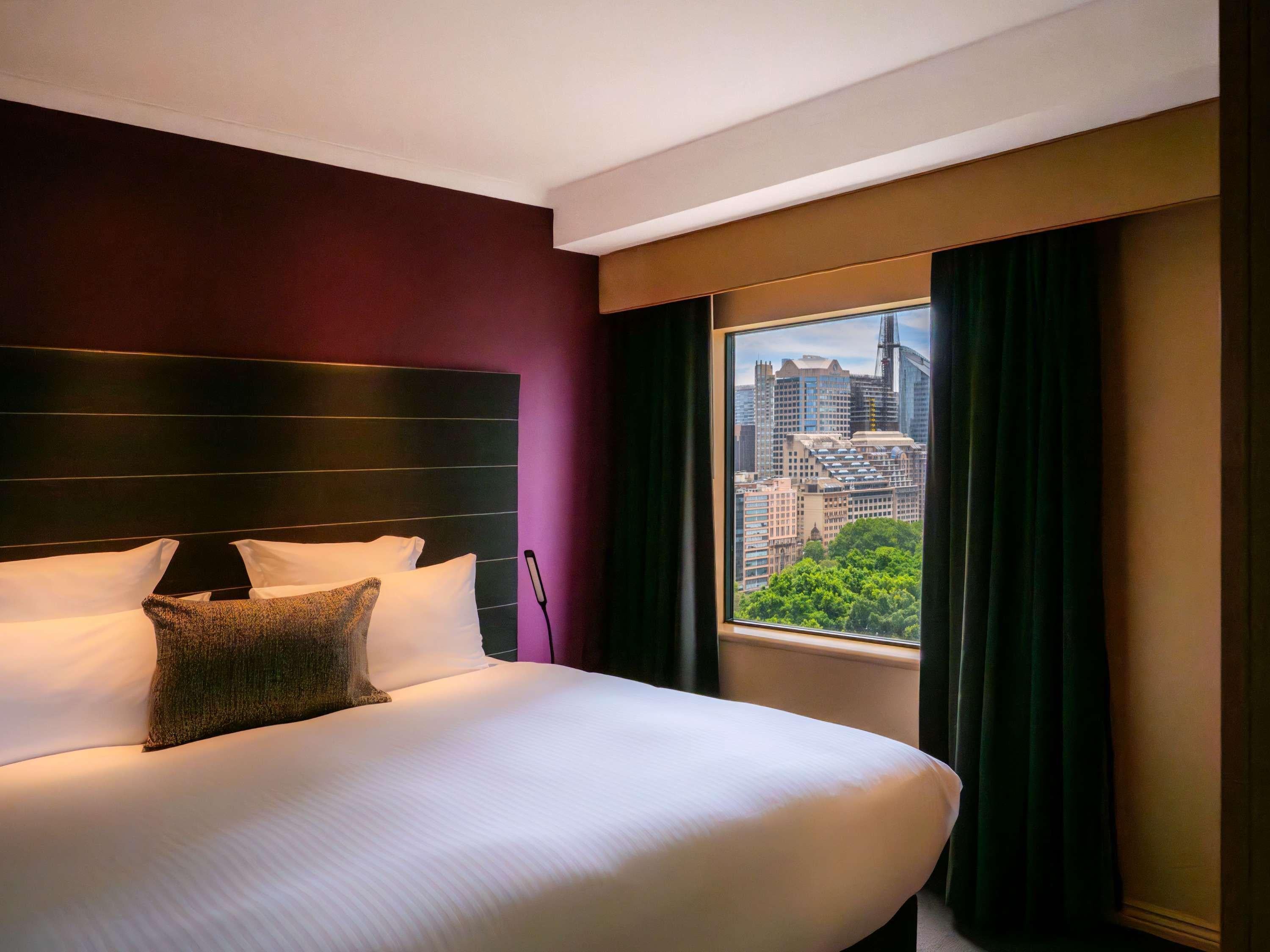 Junior Suite Queen Size Bed