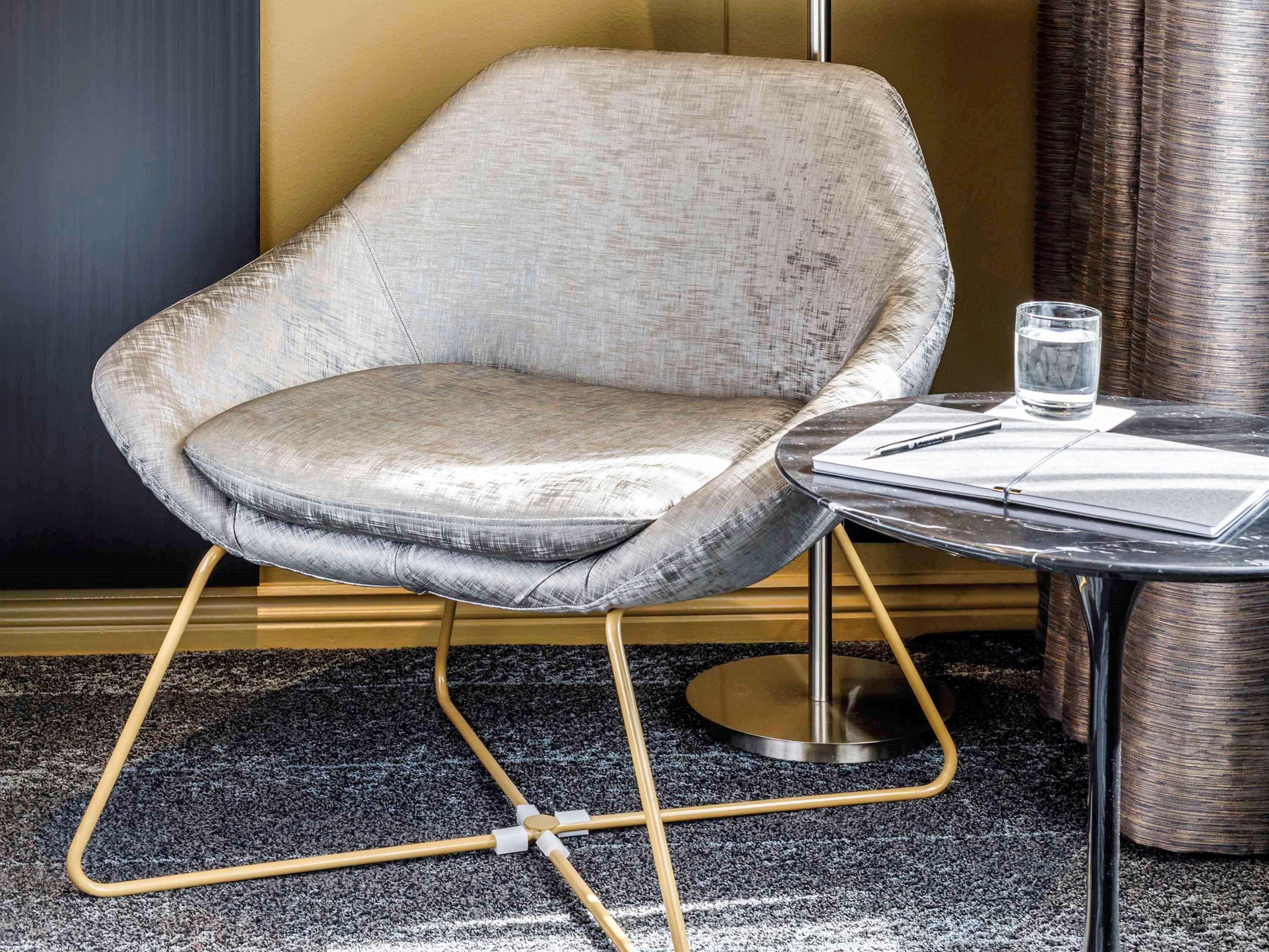 Junior Suite Queen Size Bed