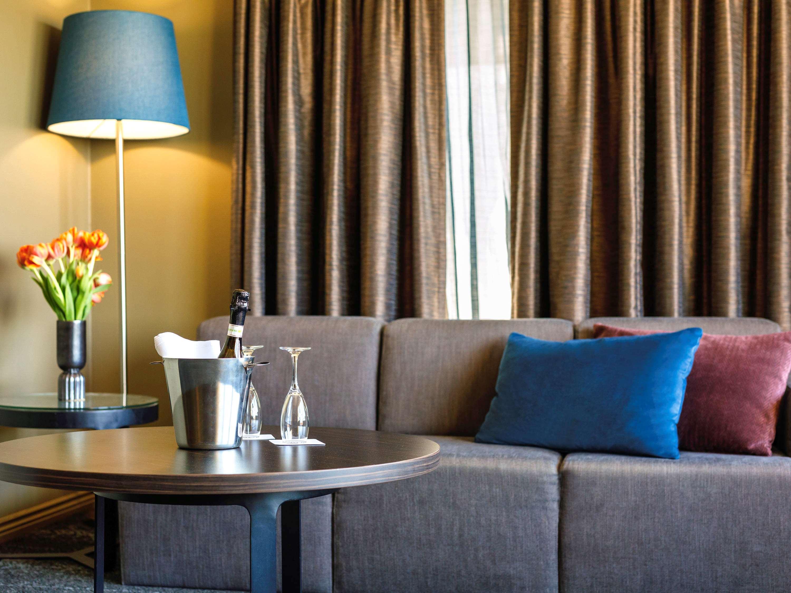 Junior Suite Queen Size Bed