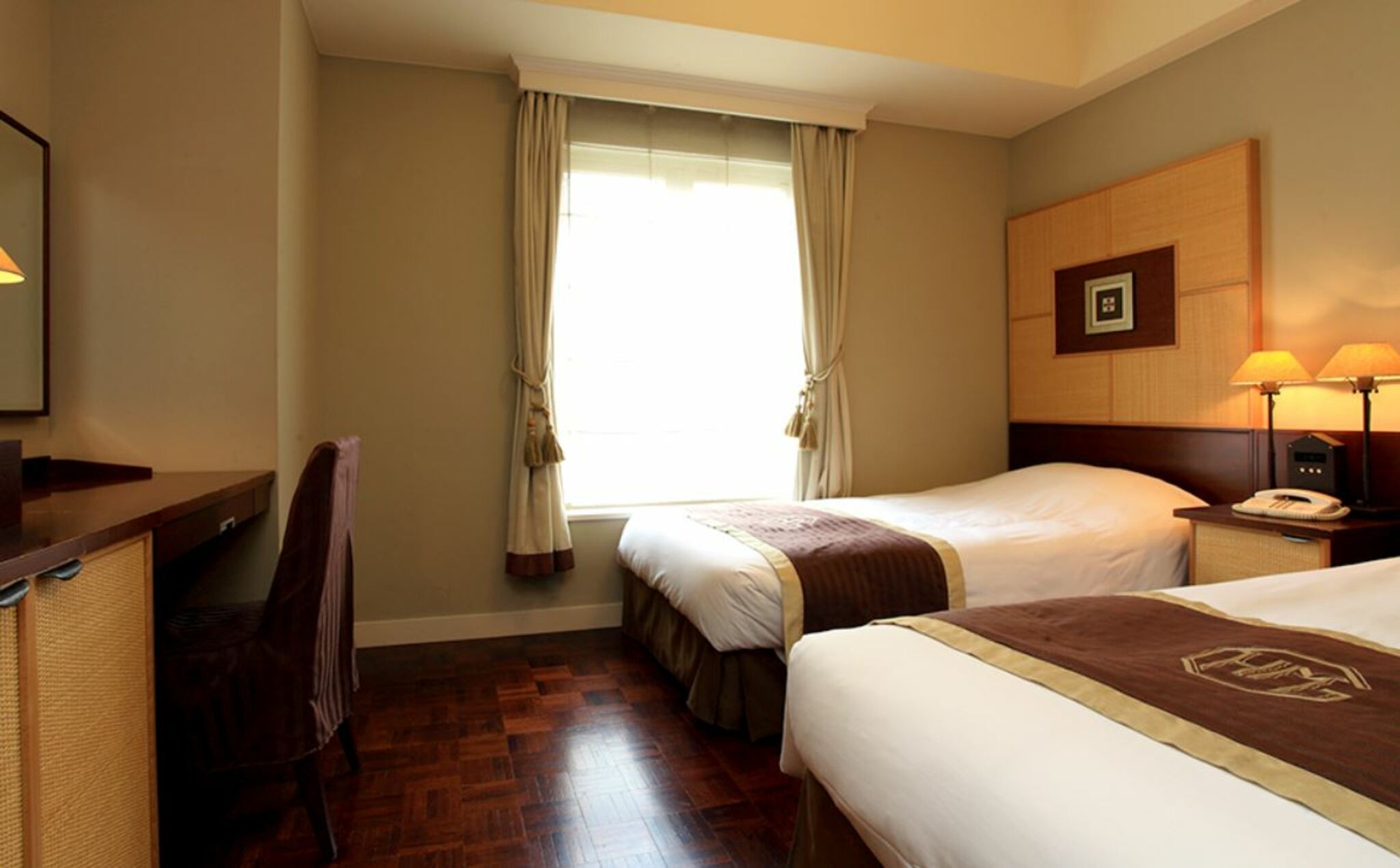 Room Connecting Room