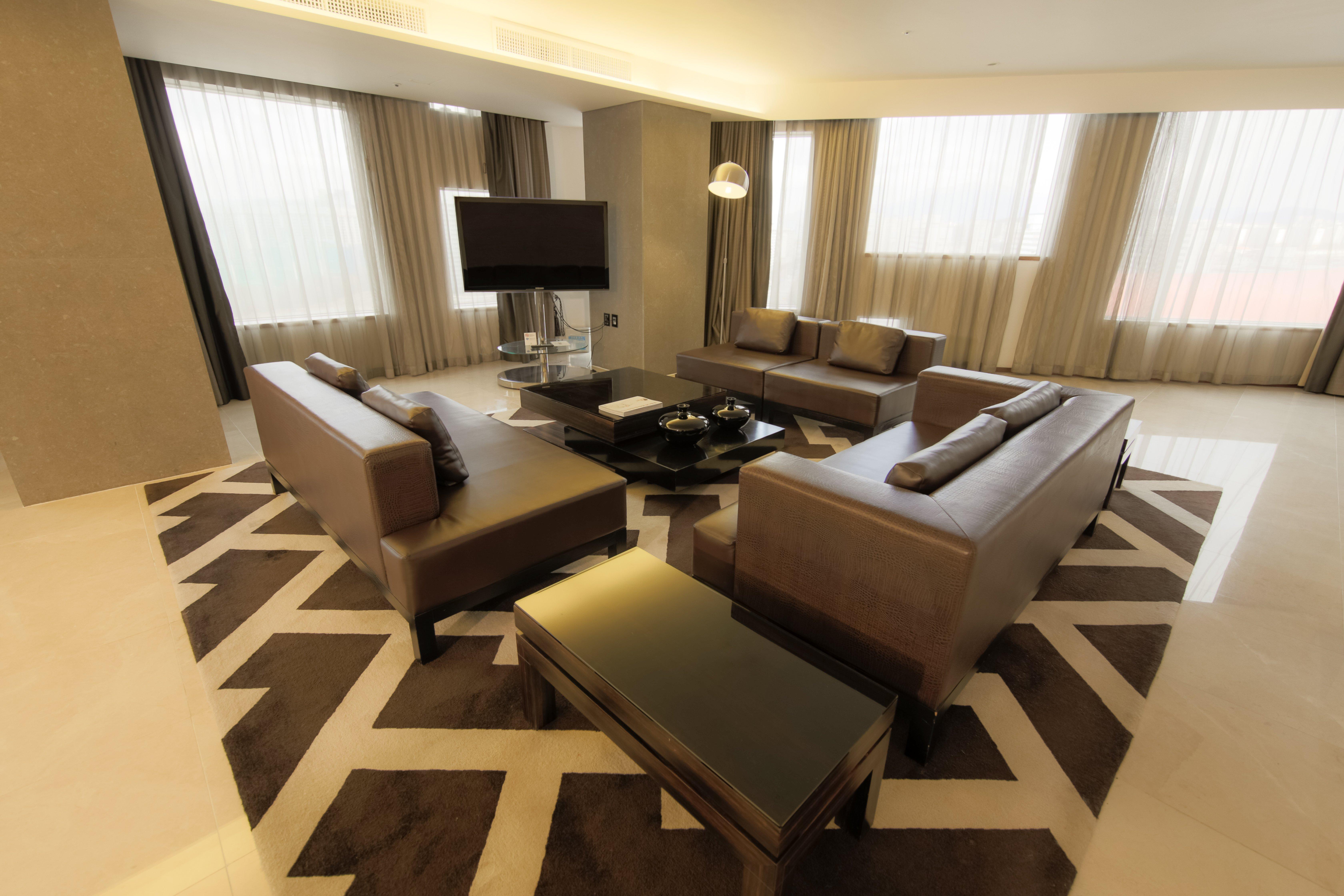 Suite King Bed One Bedroom 